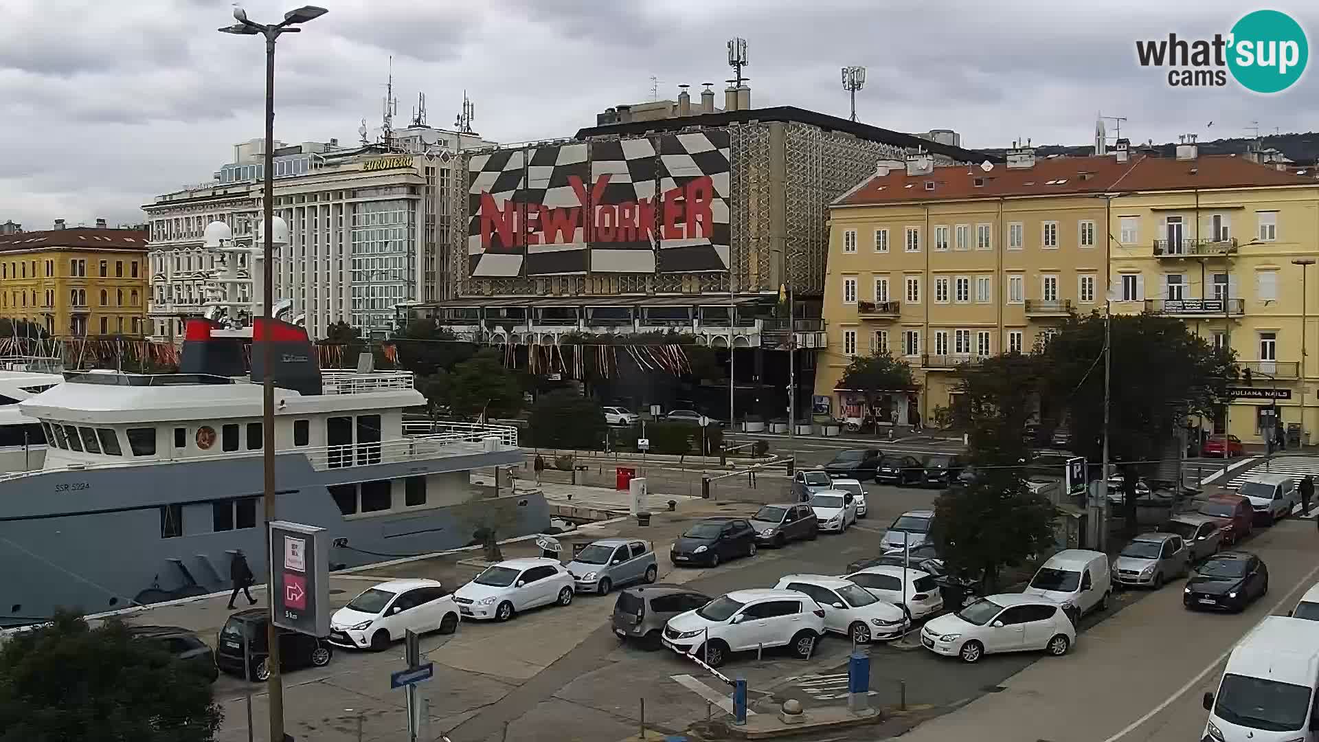 Riva in Marina v Reki – Spletna kamera v živo Hrvaška