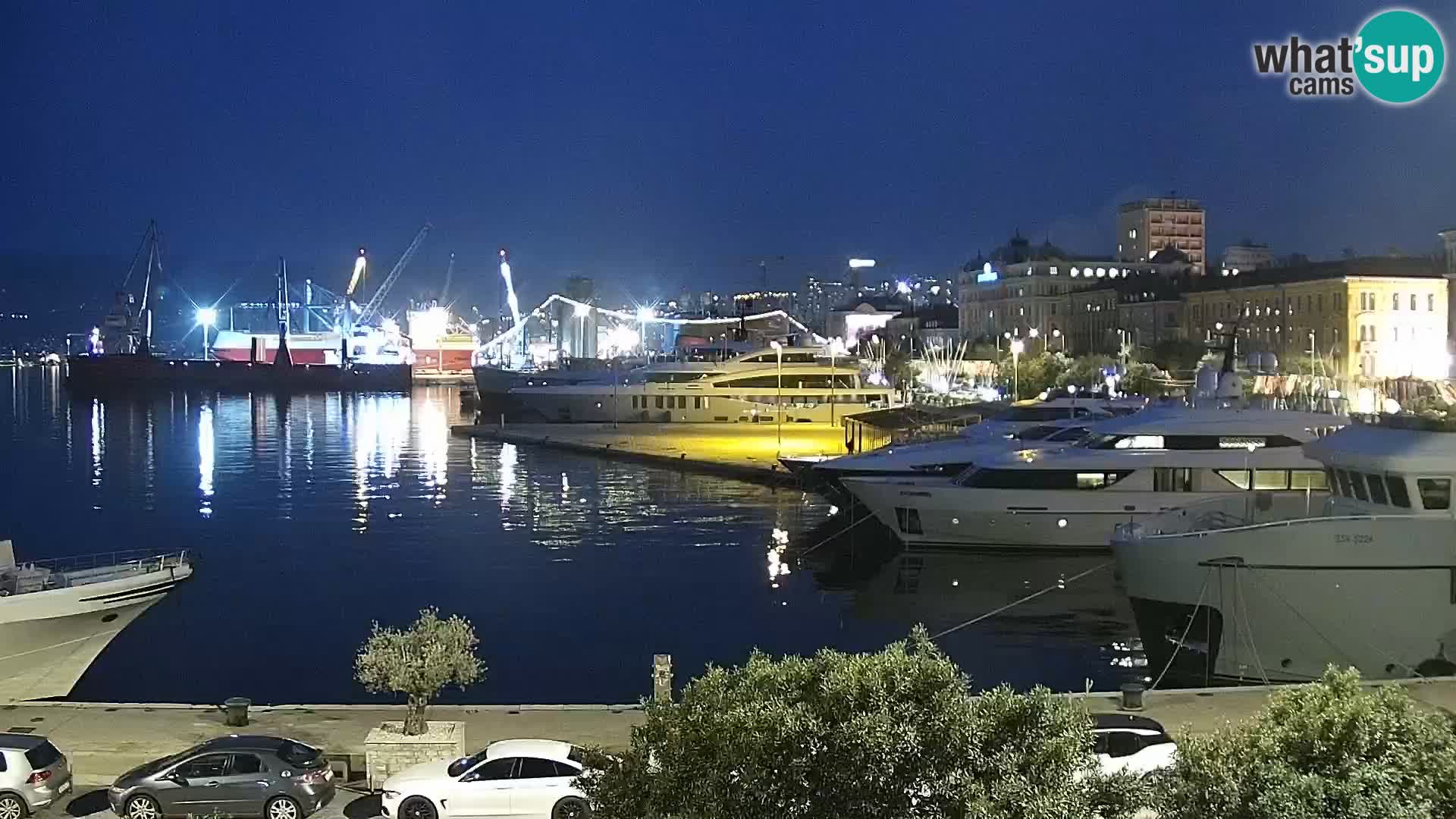 Riva in Marina v Reki – Spletna kamera v živo Hrvaška