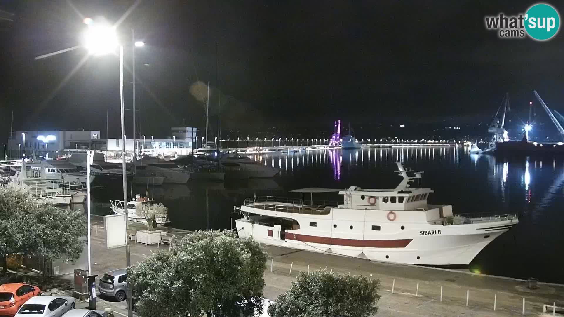 Riva in Marina v Reki – Spletna kamera v živo Hrvaška