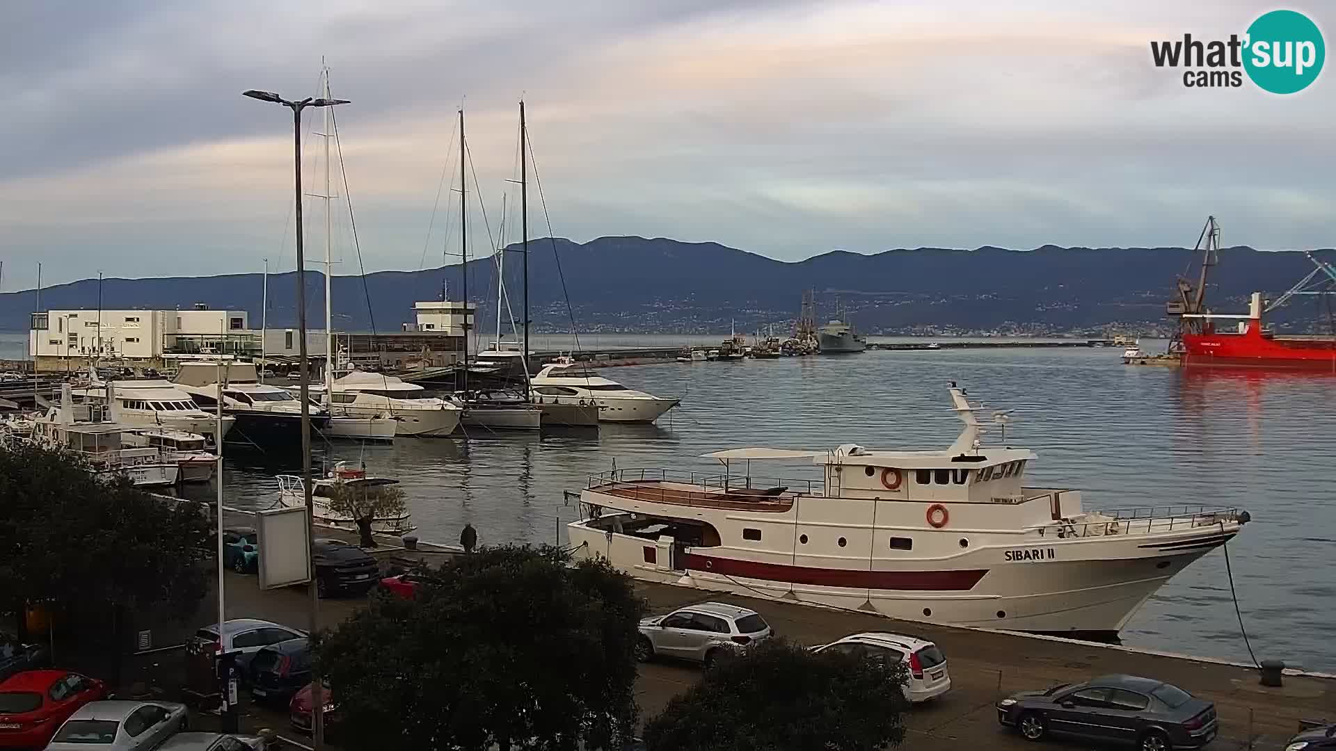 Riva in Marina v Reki – Spletna kamera v živo Hrvaška