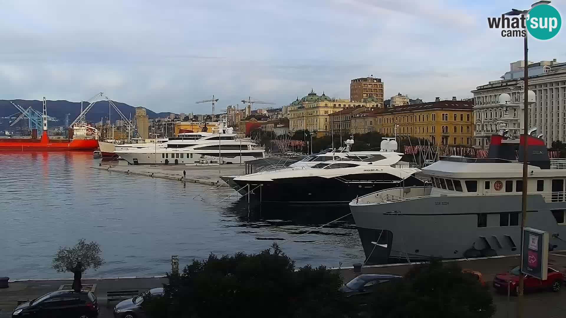 Riva i Marina u Rijeci – Web kamera uživo u Hrvatskoj