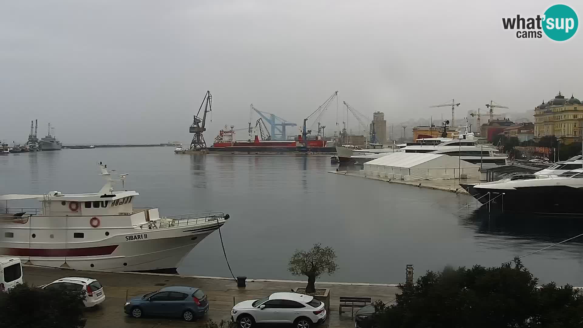 Riva in Marina v Reki – Spletna kamera v živo Hrvaška