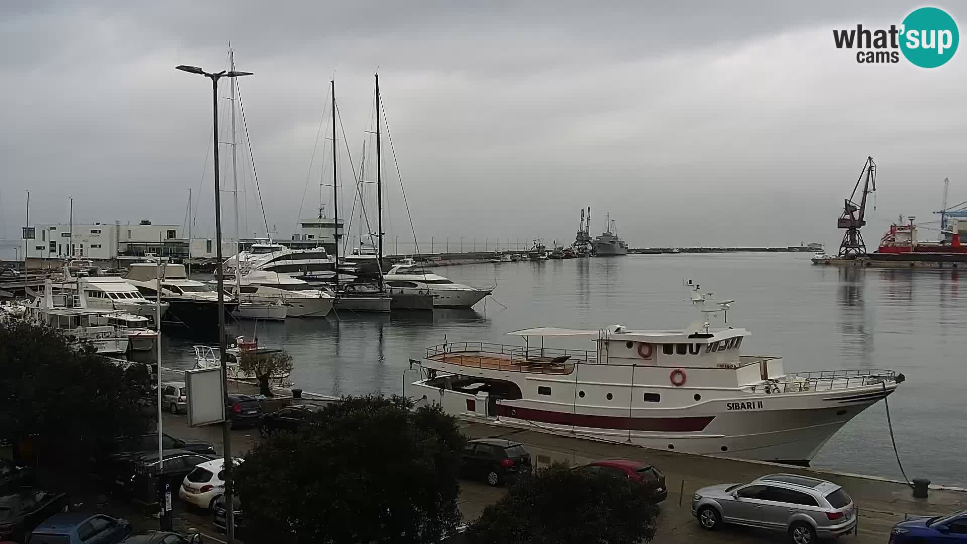 Riva in Marina v Reki – Spletna kamera v živo Hrvaška