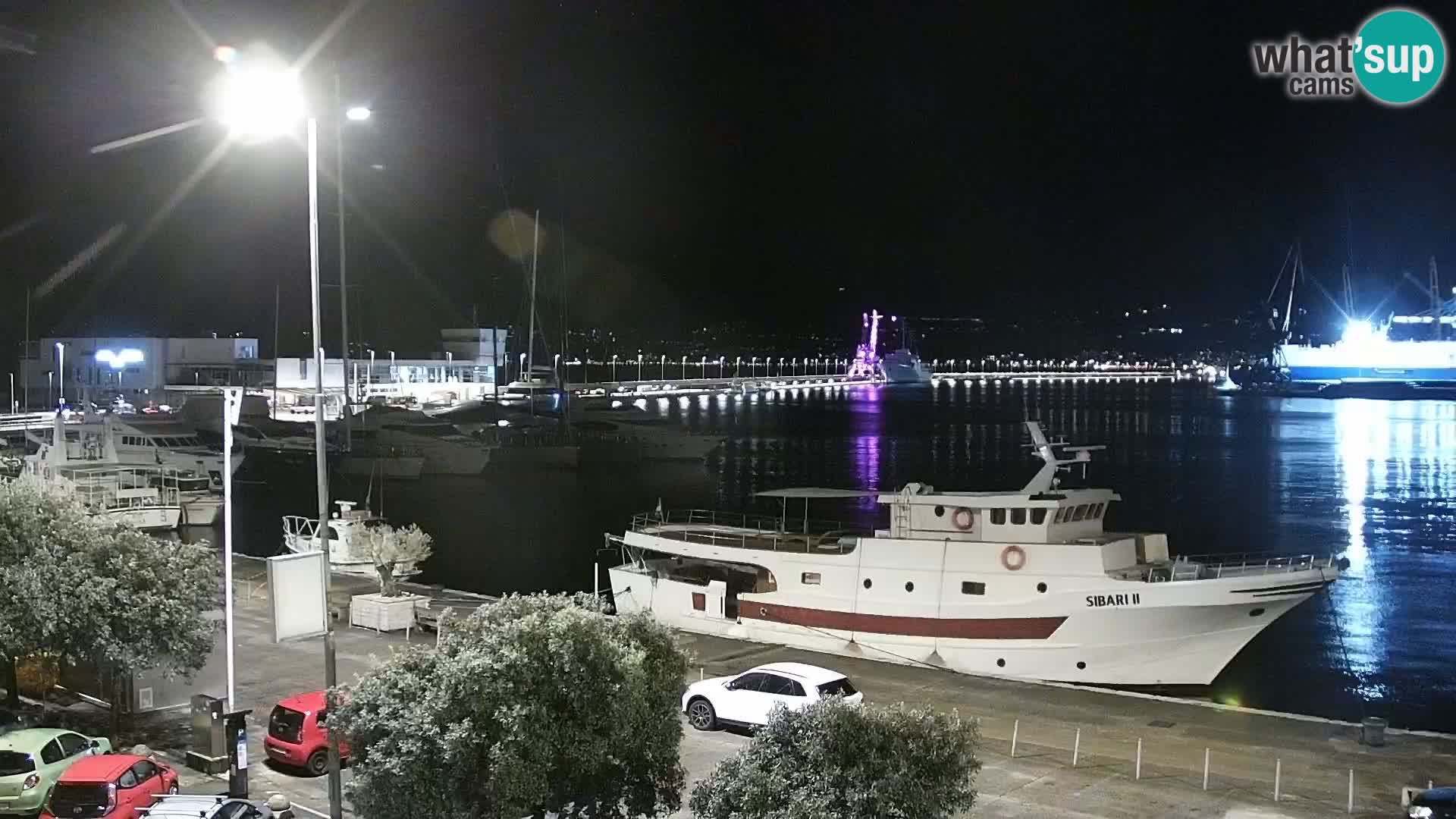 Riva in Marina v Reki – Spletna kamera v živo Hrvaška