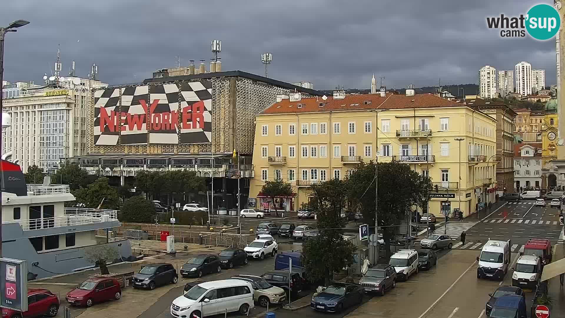 Riva in Marina v Reki – Spletna kamera v živo Hrvaška