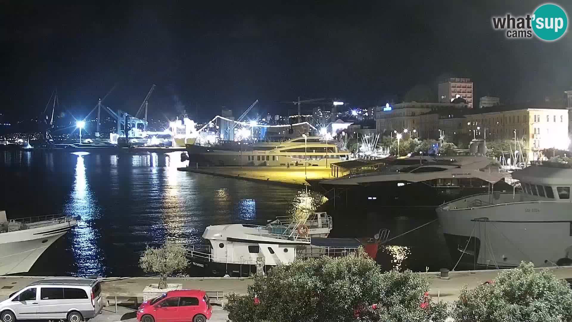 Riva in Marina v Reki – Spletna kamera v živo Hrvaška