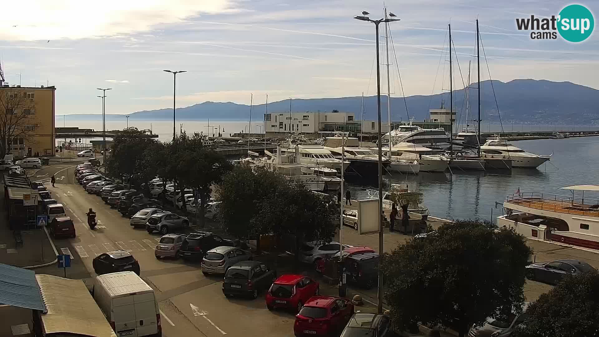Riva in Marina v Reki – Spletna kamera v živo Hrvaška