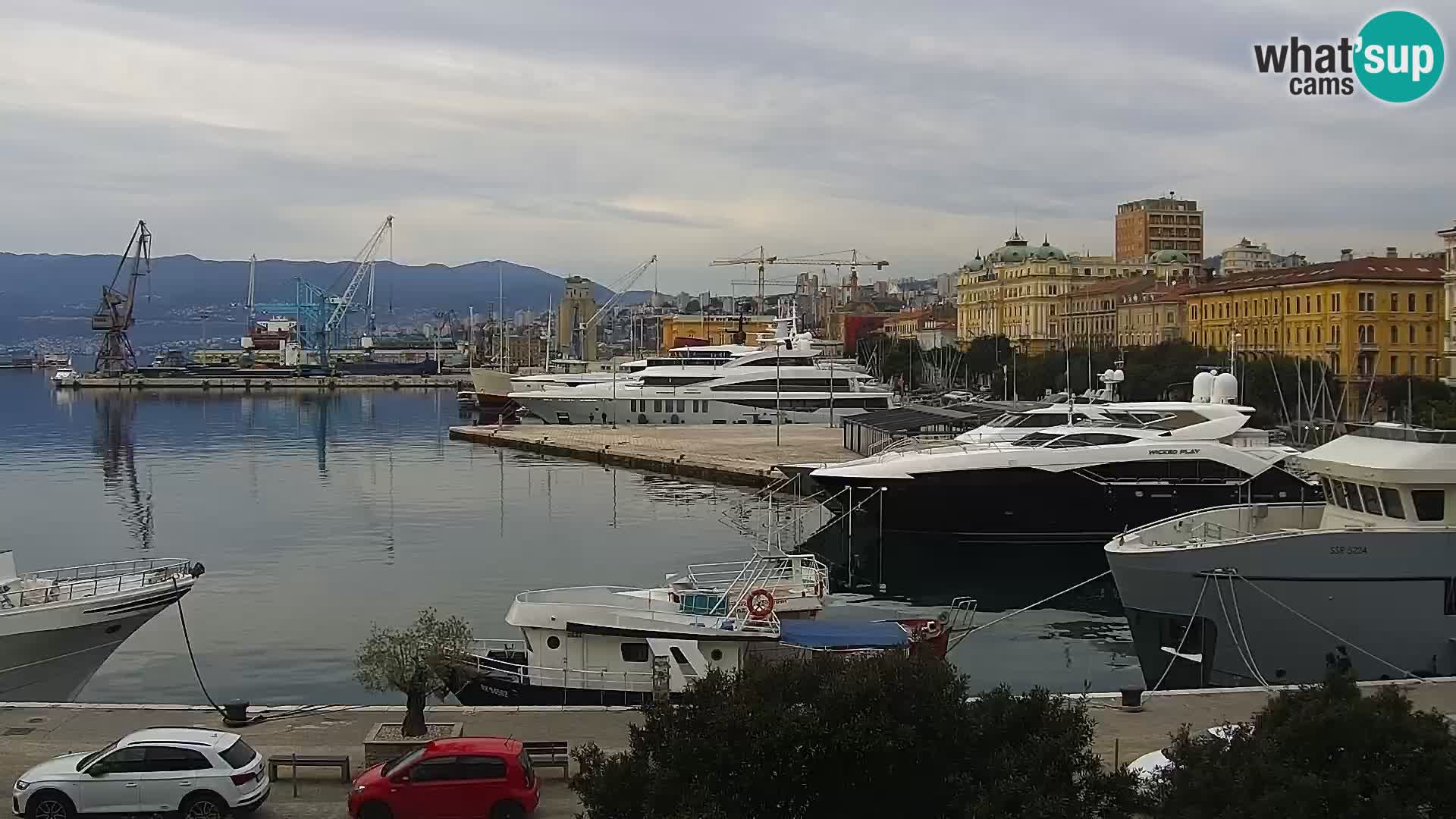Riva i Marina u Rijeci – Web kamera uživo u Hrvatskoj