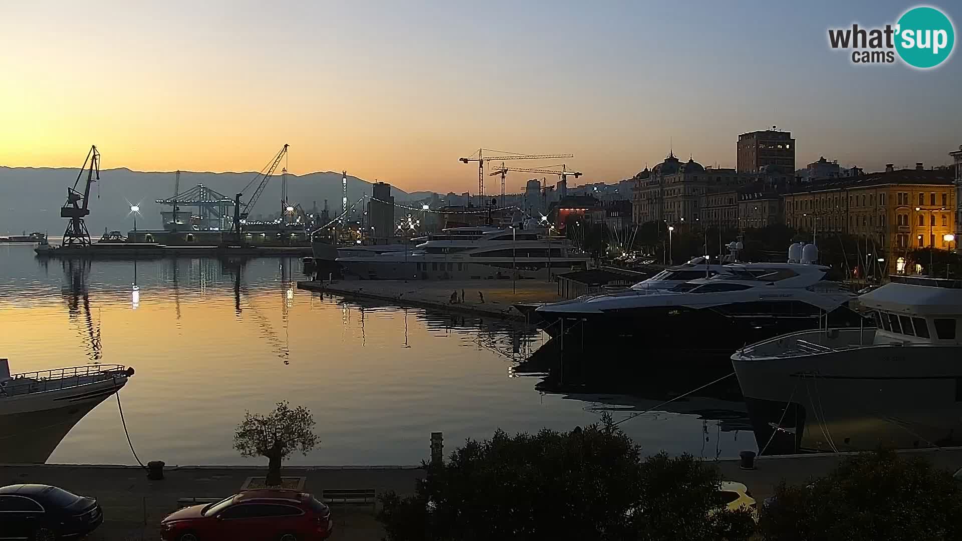 Riva i Marina u Rijeci – Web kamera uživo u Hrvatskoj