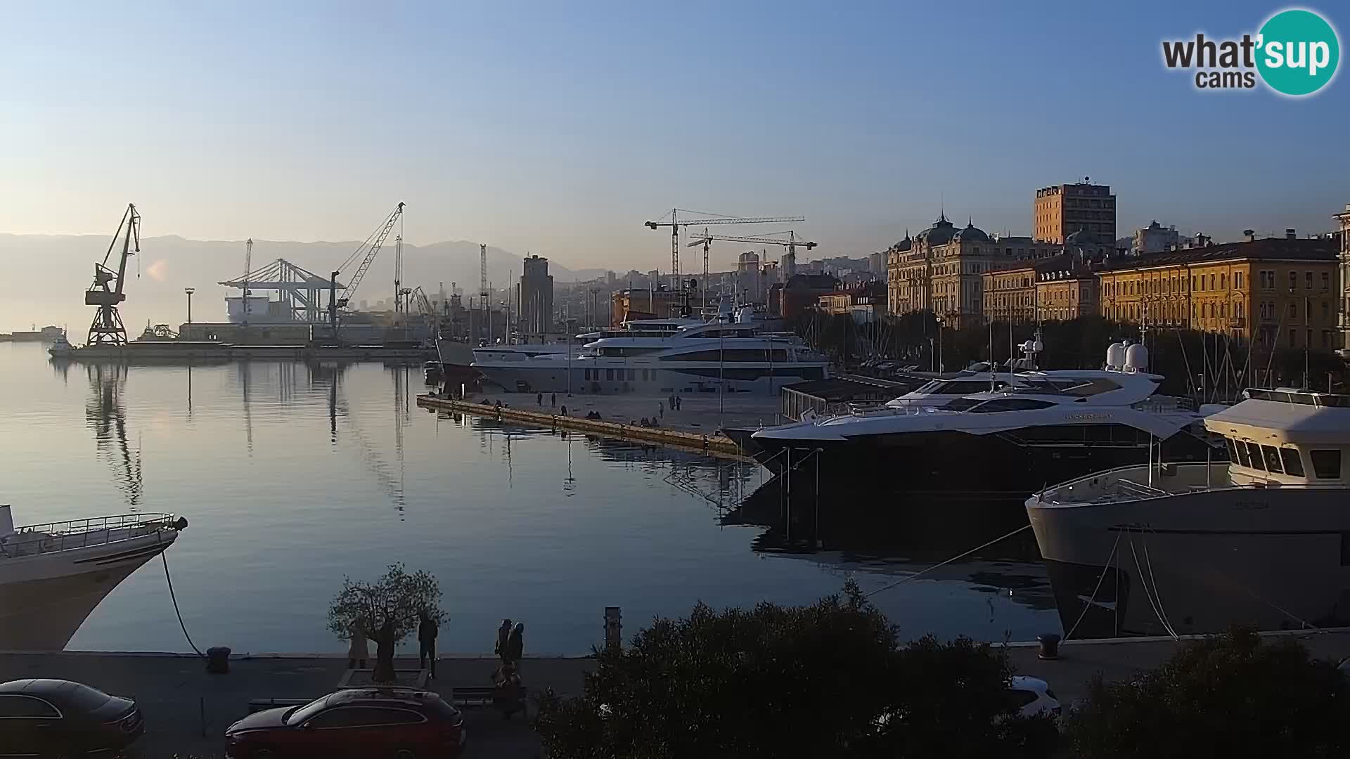 Riva i Marina u Rijeci – Web kamera uživo u Hrvatskoj