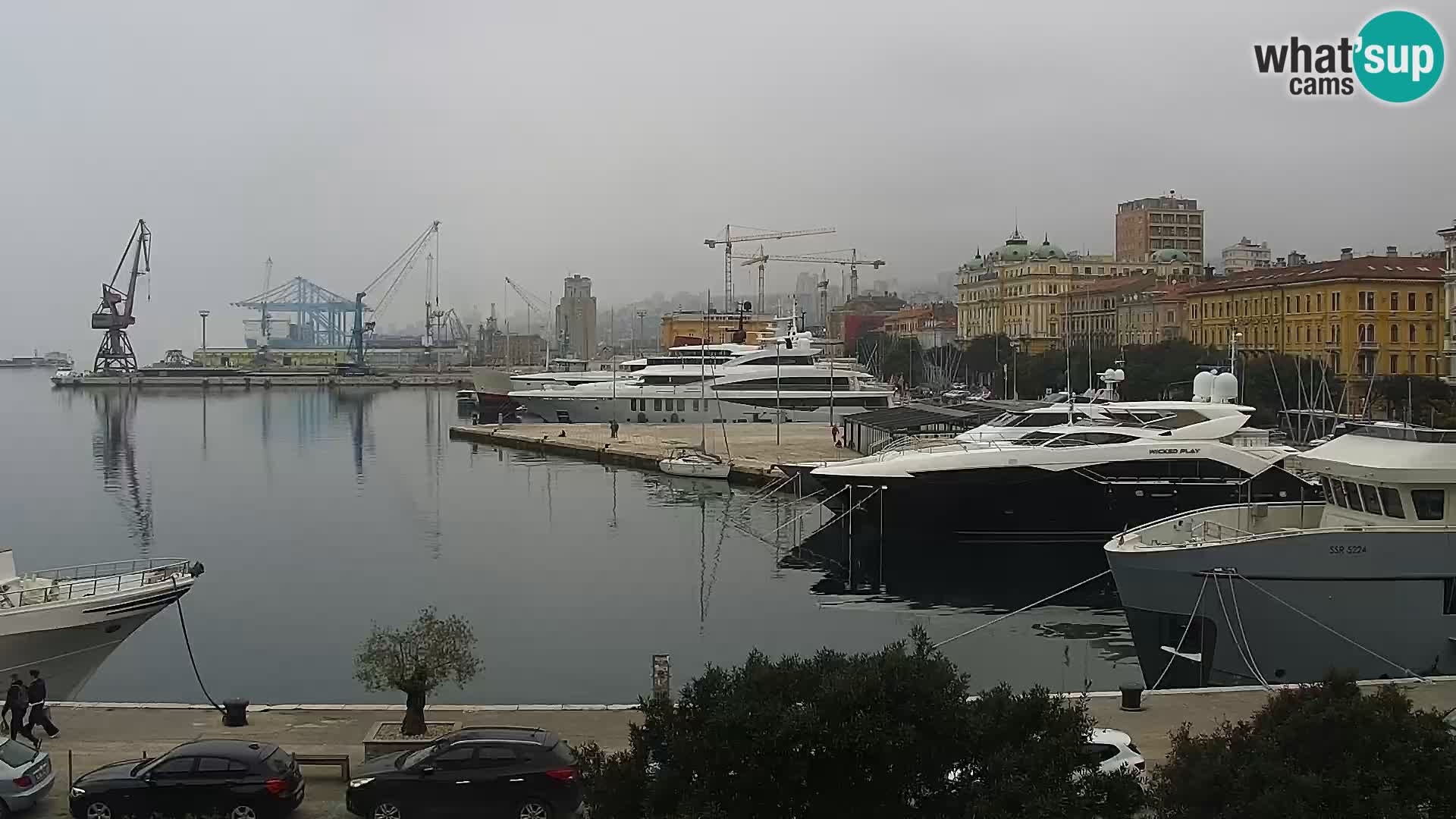 Riva in Marina v Reki – Spletna kamera v živo Hrvaška