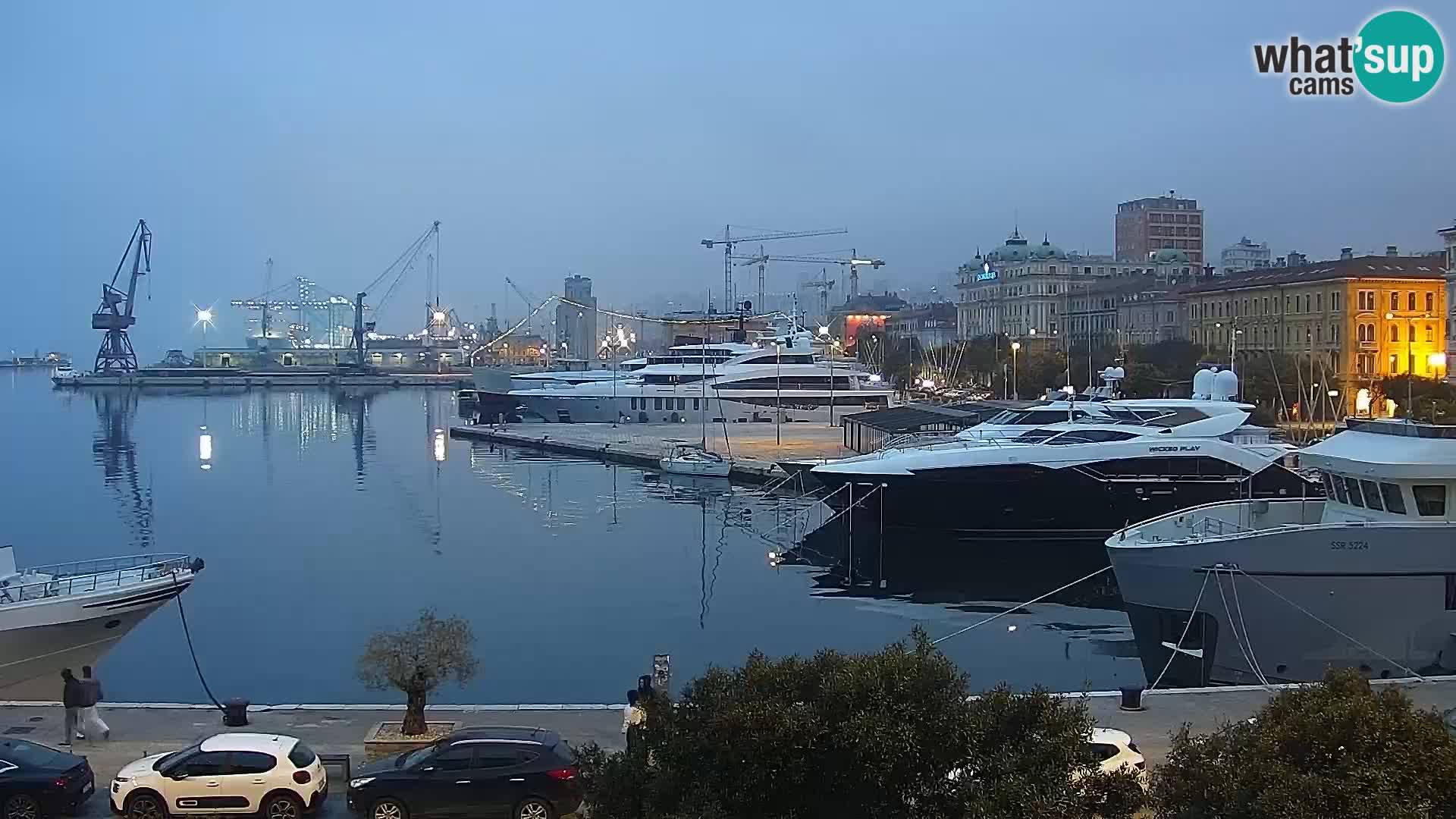 Riva i Marina u Rijeci – Web kamera uživo u Hrvatskoj