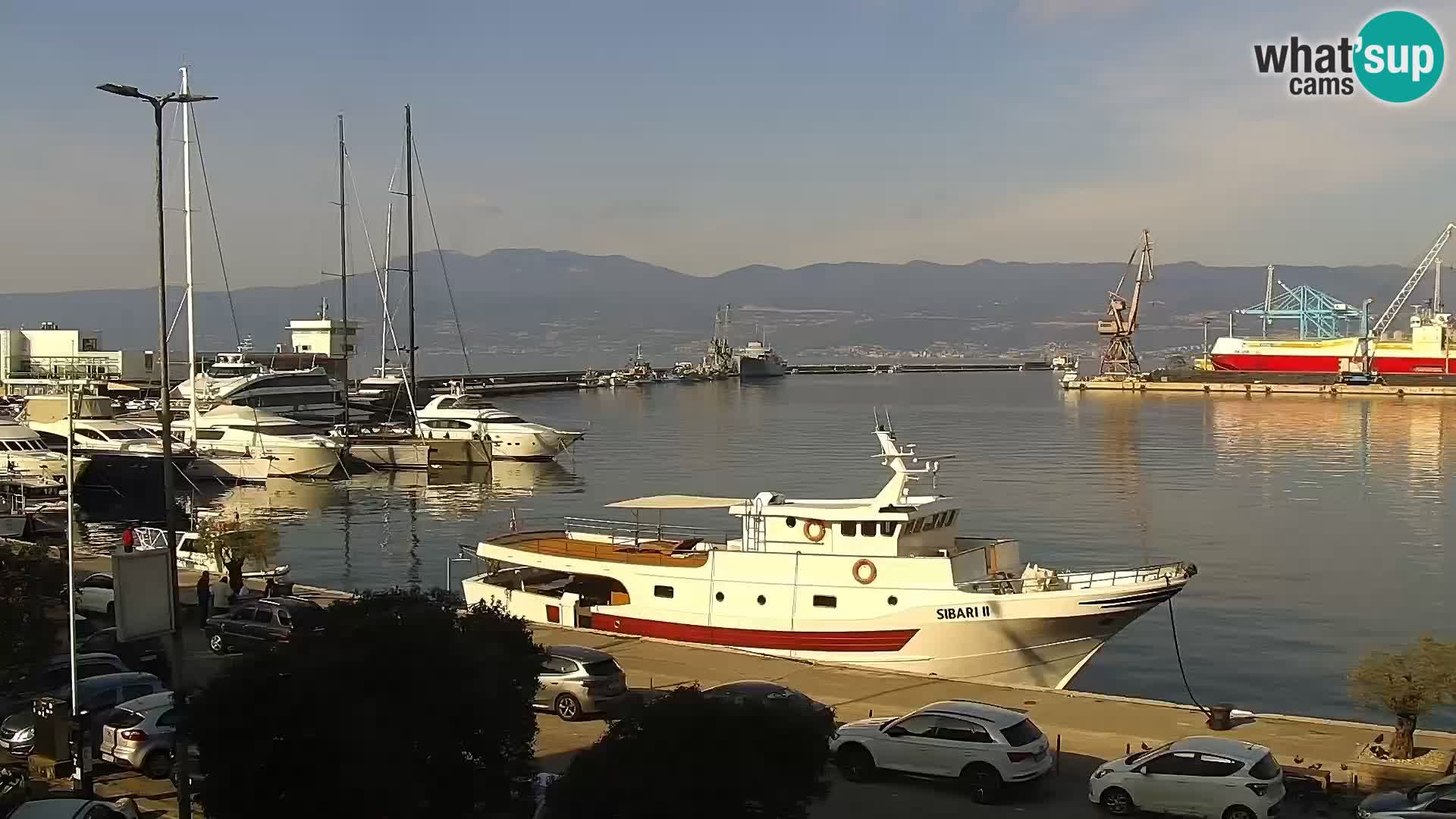 Riva in Marina v Reki – Spletna kamera v živo Hrvaška