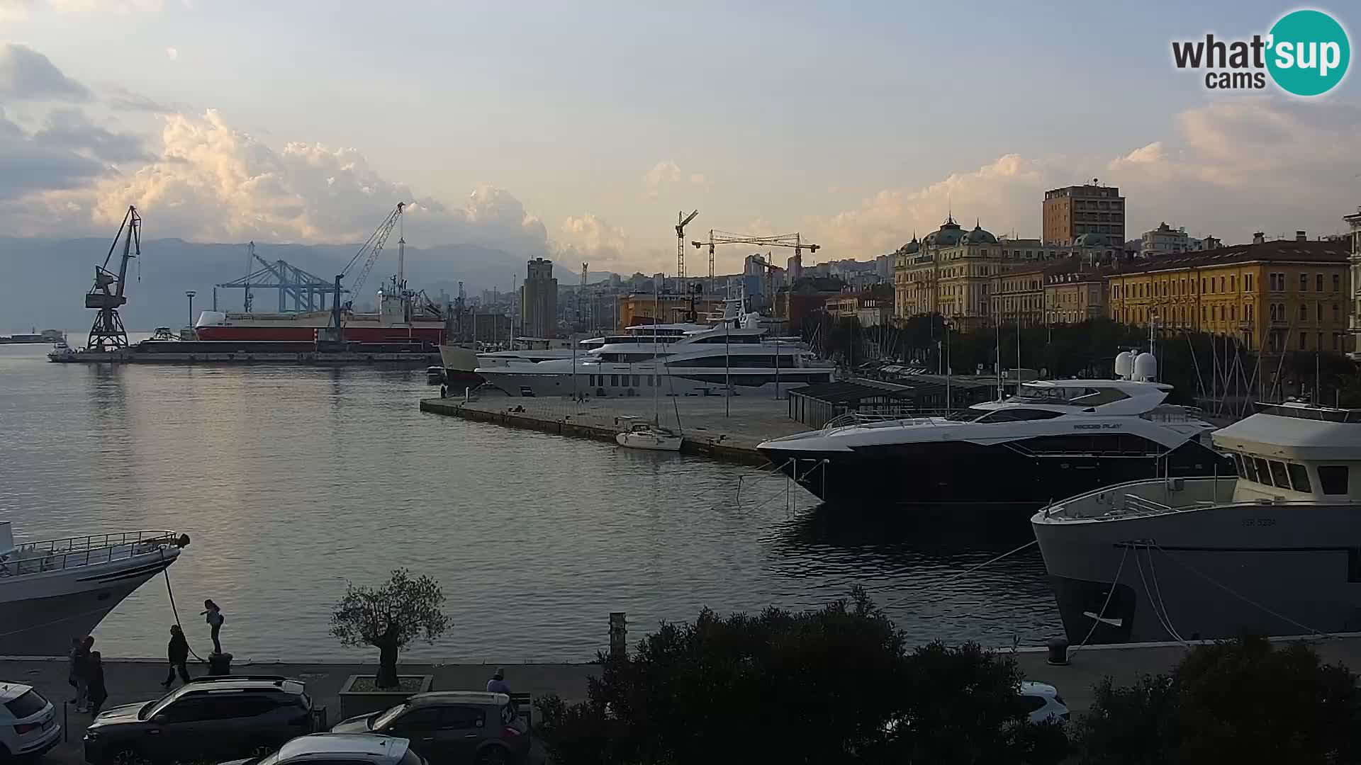 Riva i Marina u Rijeci – Web kamera uživo u Hrvatskoj
