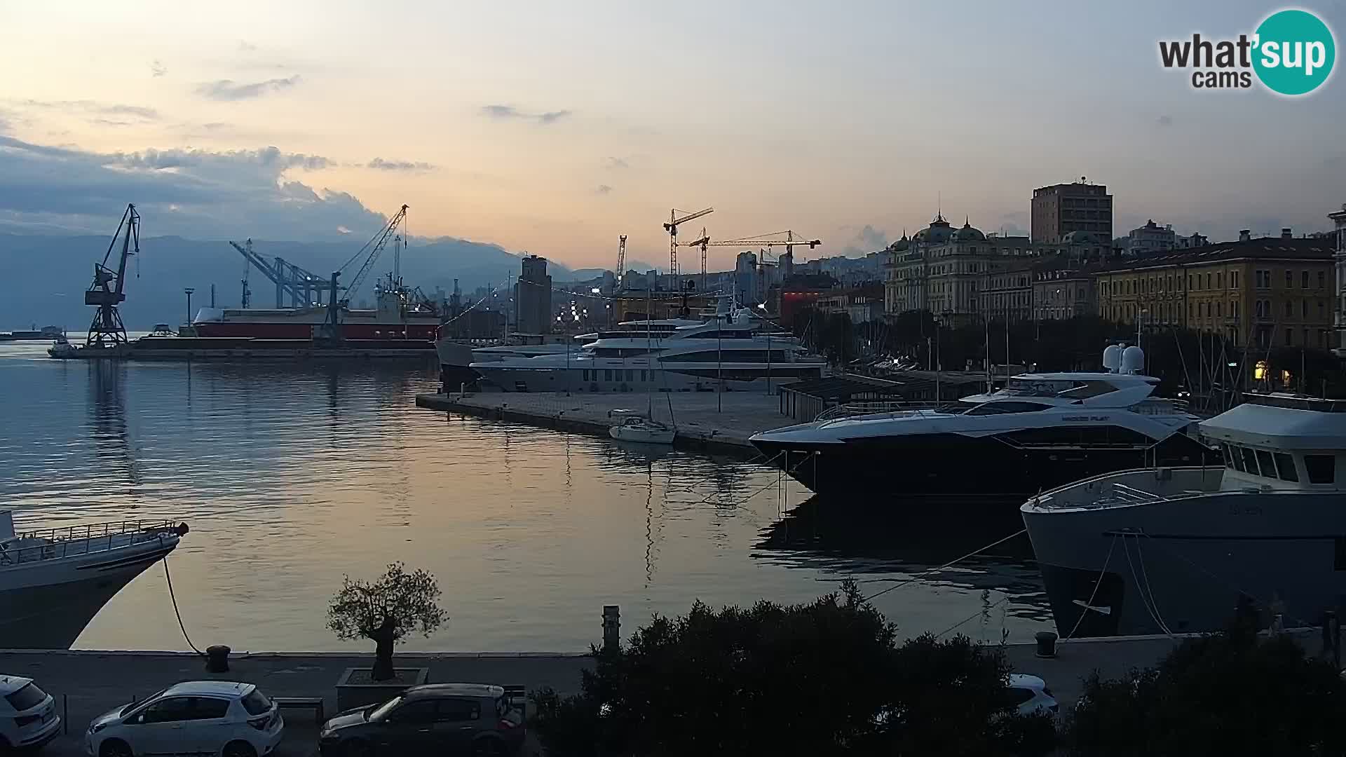 Riva i Marina u Rijeci – Web kamera uživo u Hrvatskoj