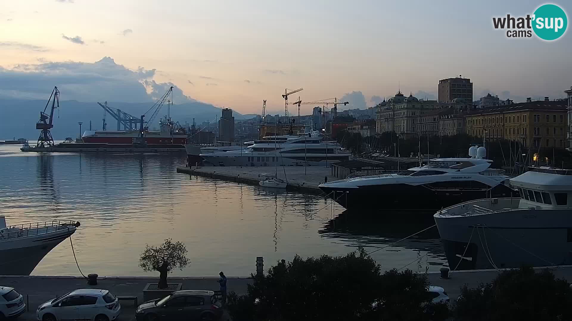 Riva i Marina u Rijeci – Web kamera uživo u Hrvatskoj