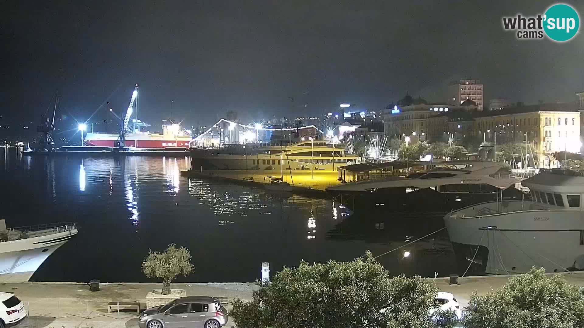 Riva in Marina v Reki – Spletna kamera v živo Hrvaška