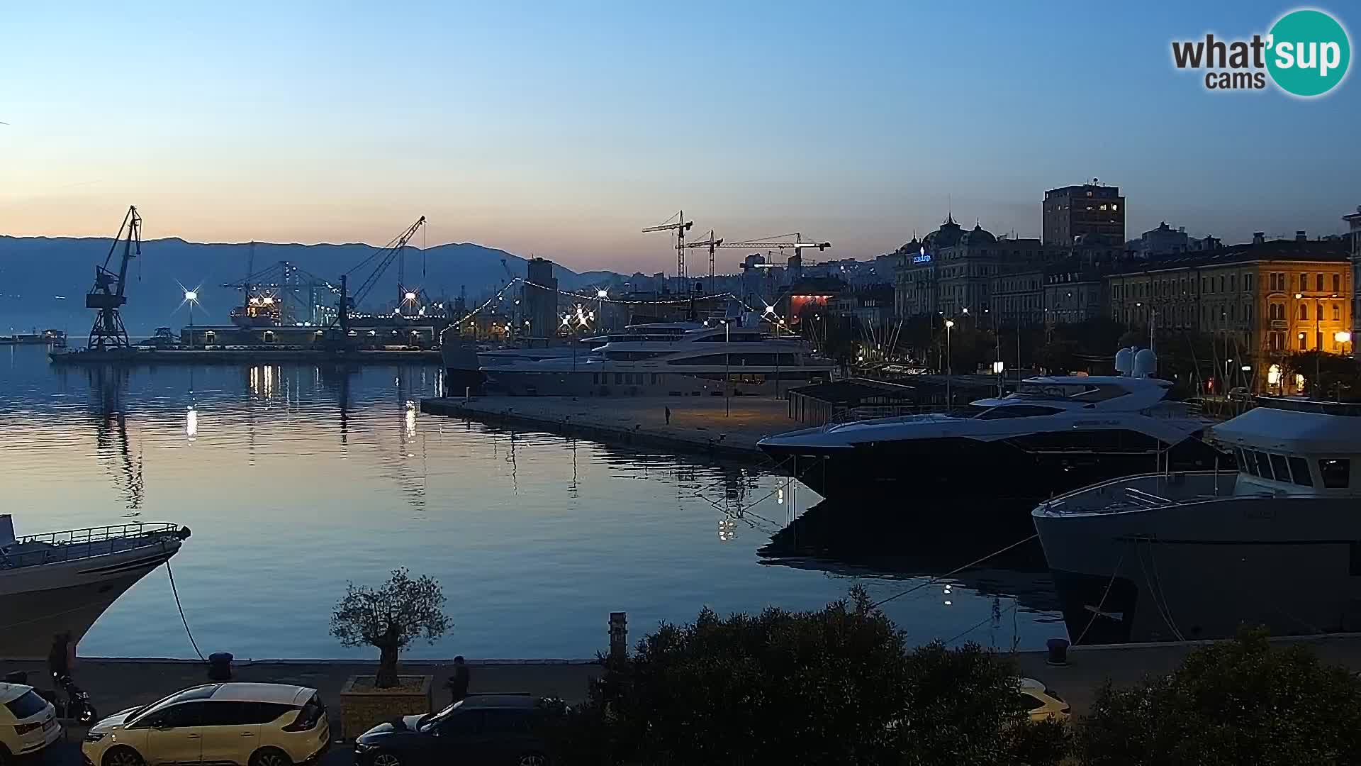 Riva i Marina u Rijeci – Web kamera uživo u Hrvatskoj