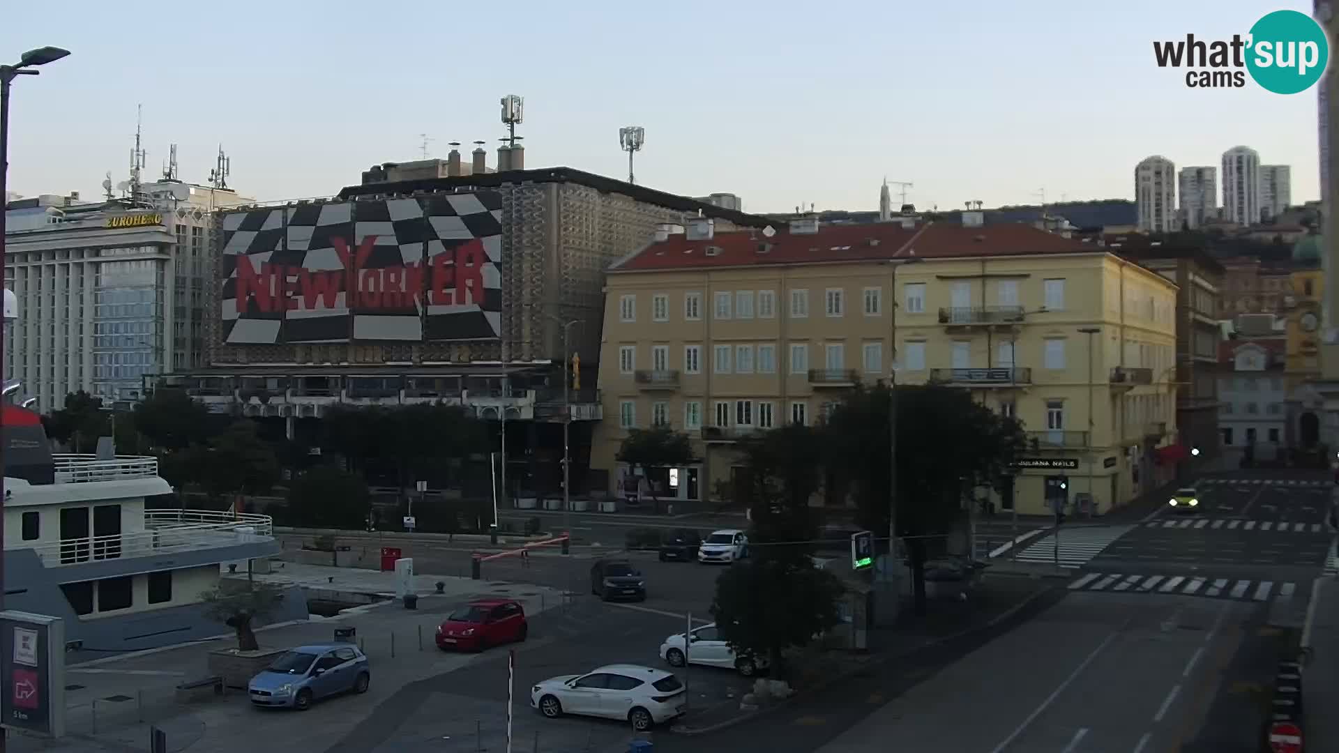 Riva in Marina v Reki – Spletna kamera v živo Hrvaška