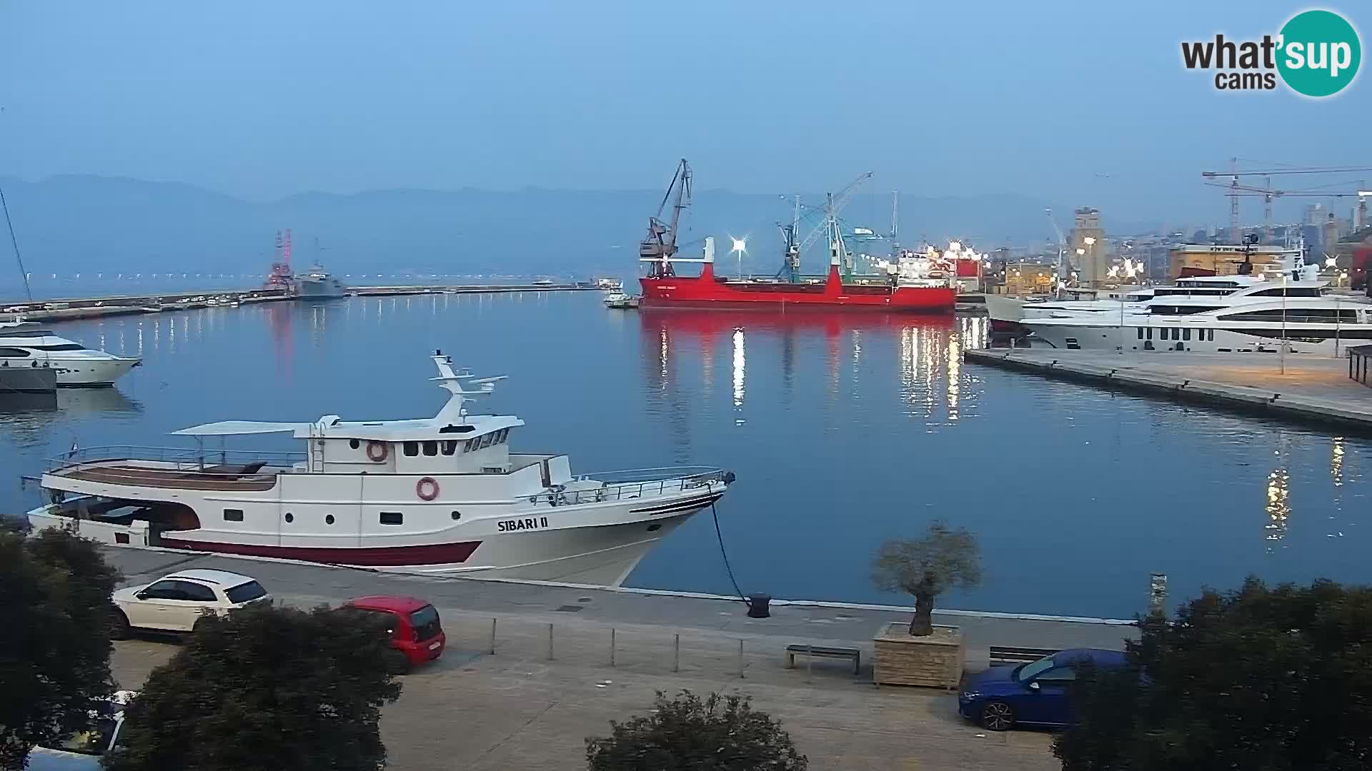 Riva i Marina u Rijeci – Web kamera uživo u Hrvatskoj