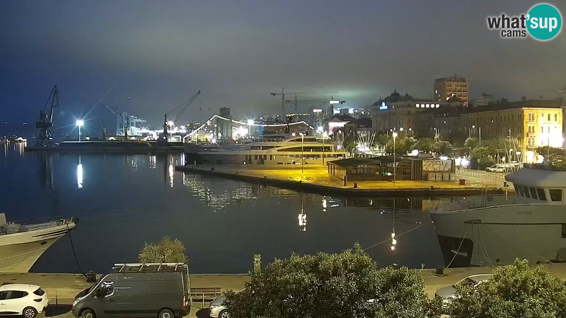 Riva in Marina v Reki – Spletna kamera v živo Hrvaška