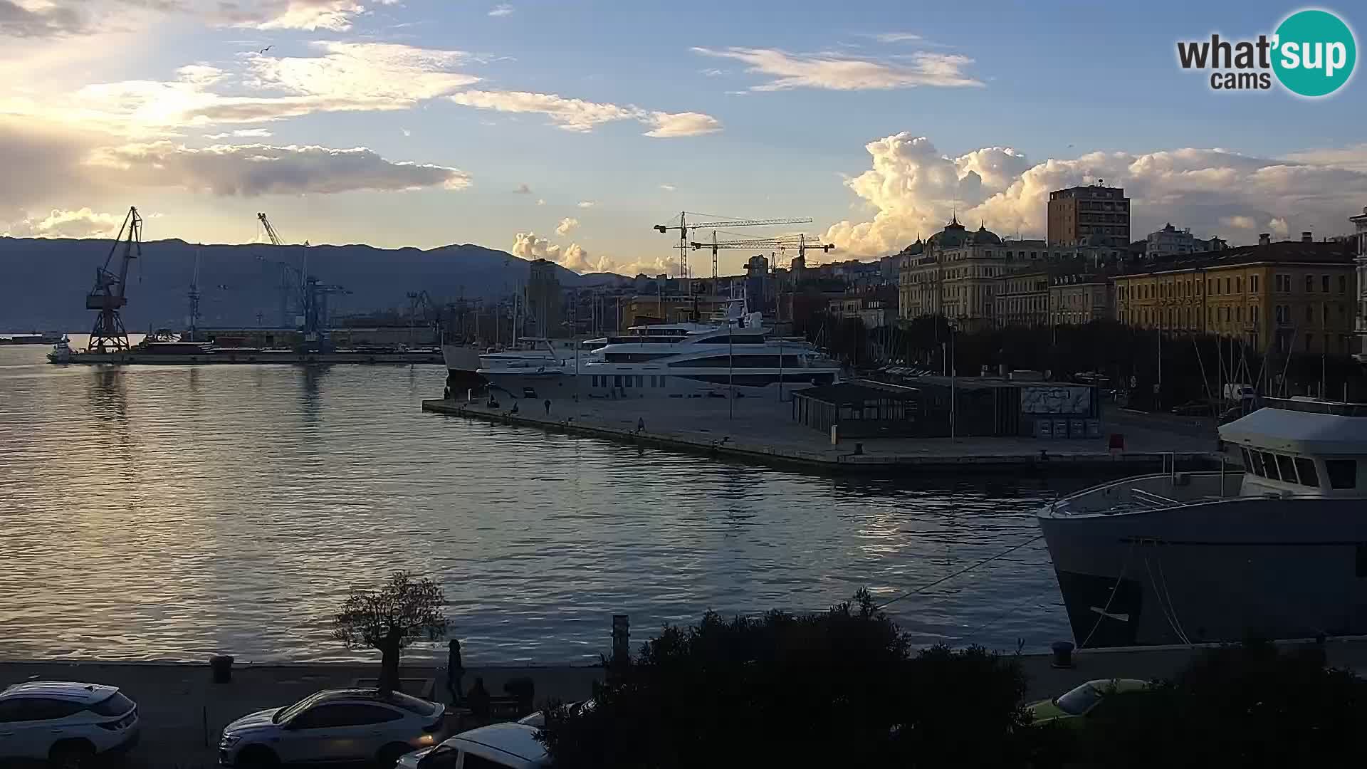 La Riva y Marina en Rijeka – Webcam en vivo Croacia