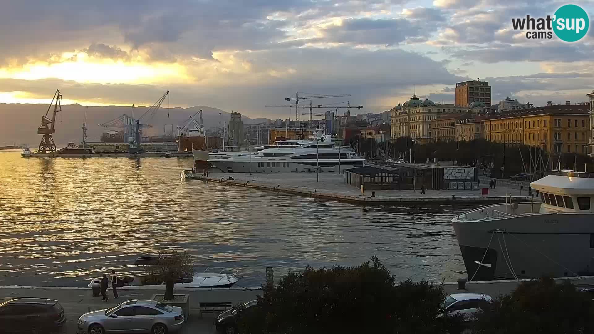 La Riva y Marina en Rijeka – Webcam en vivo Croacia