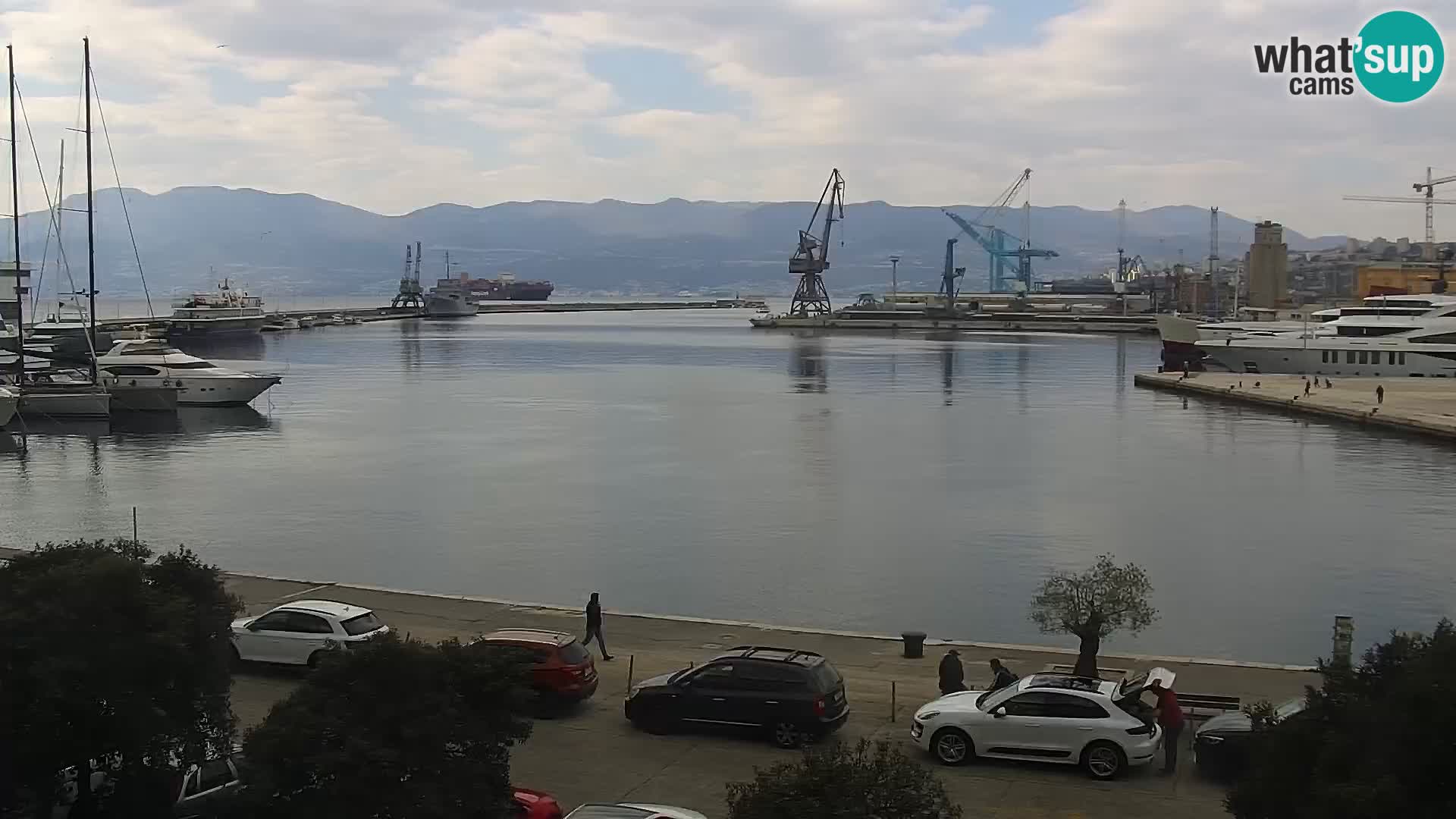 Riva in Marina v Reki – Spletna kamera v živo Hrvaška