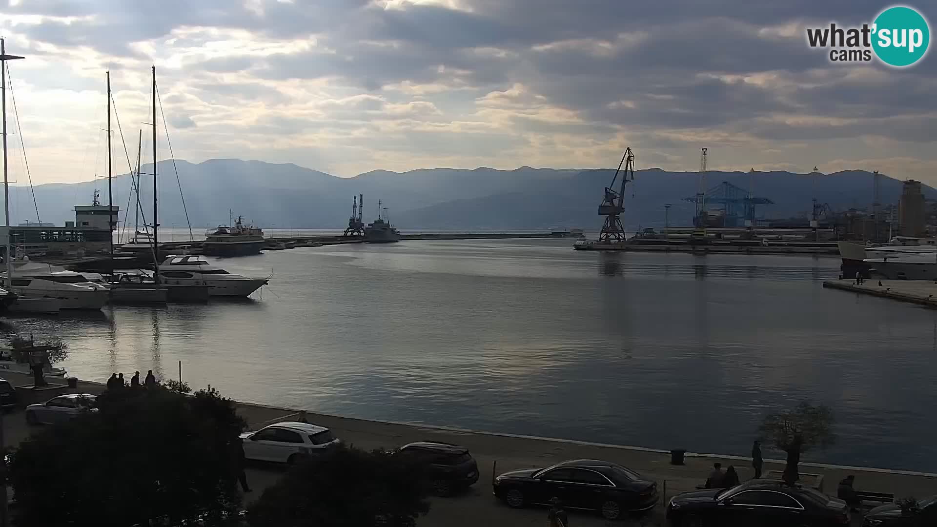 Riva in Marina v Reki – Spletna kamera v živo Hrvaška