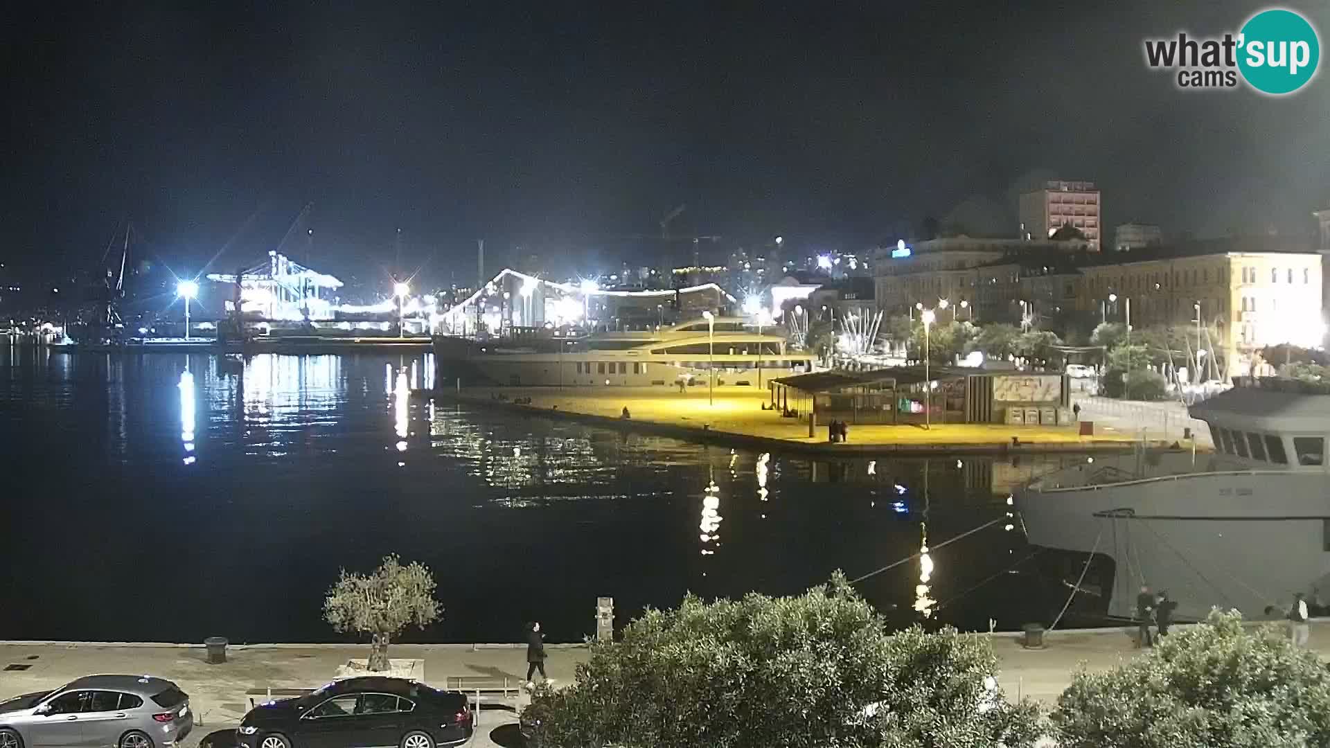 Riva in Marina v Reki – Spletna kamera v živo Hrvaška