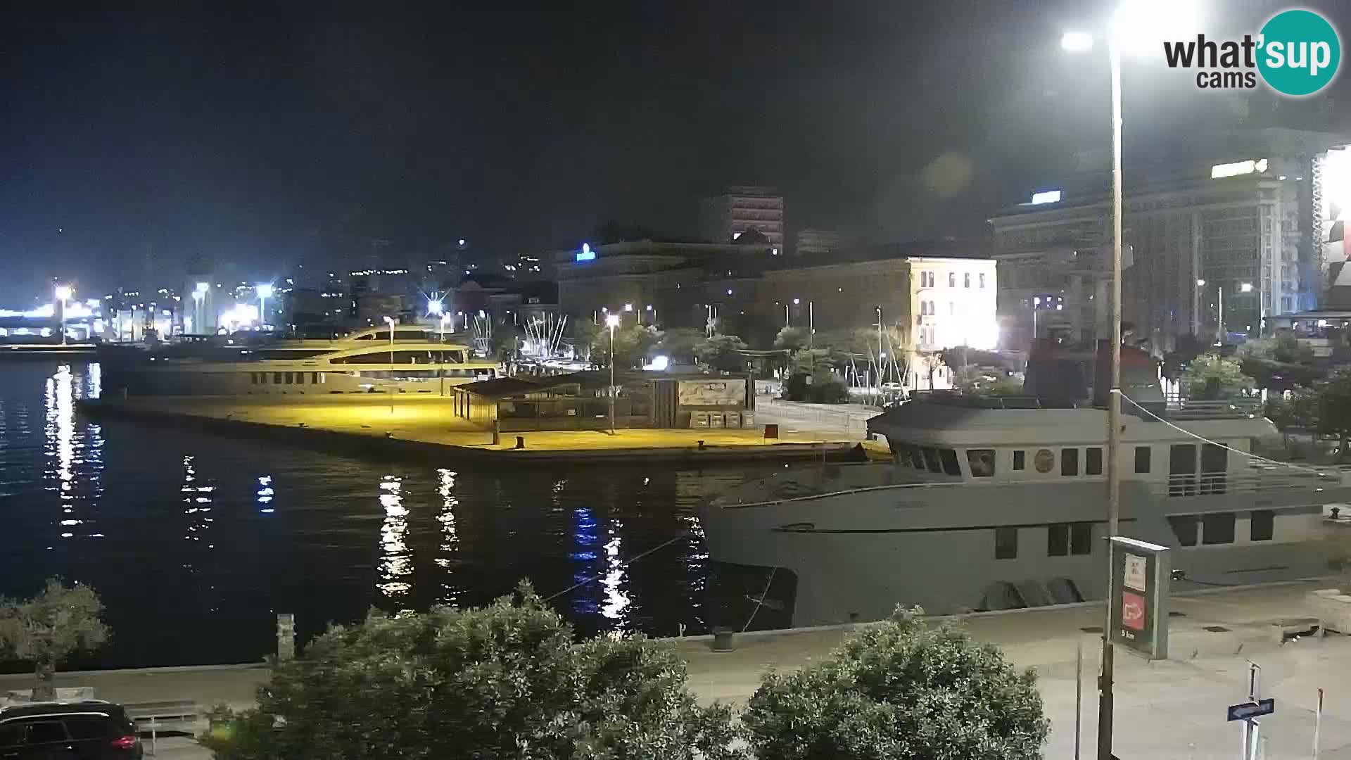 Riva in Marina v Reki – Spletna kamera v živo Hrvaška