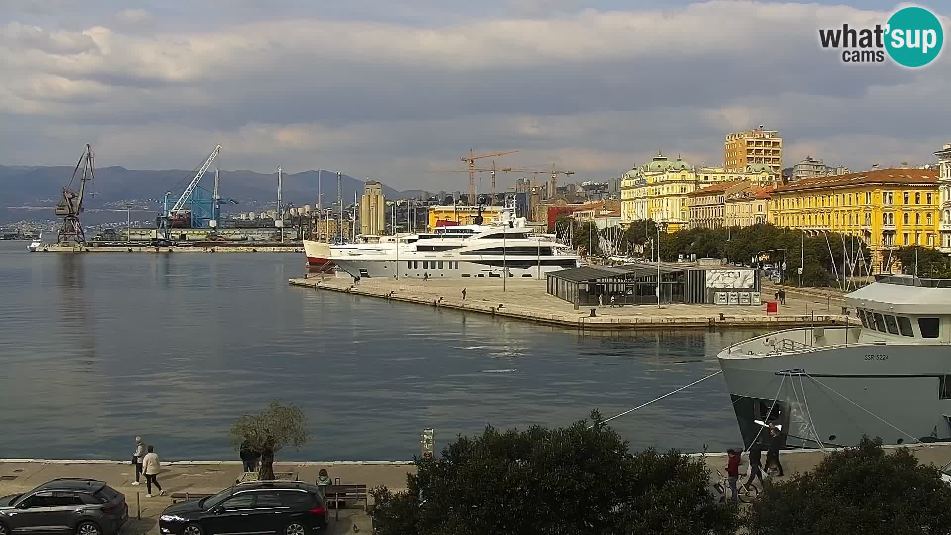 Riva in Marina v Reki – Spletna kamera v živo Hrvaška