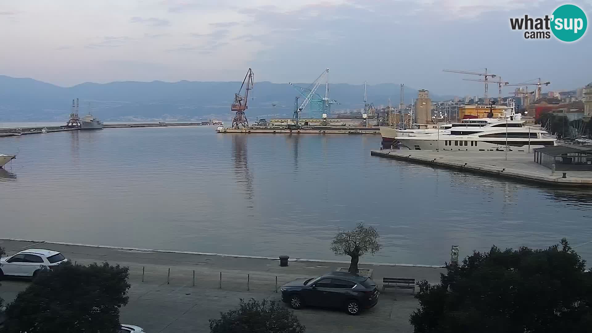 Riva i Marina u Rijeci – Web kamera uživo u Hrvatskoj
