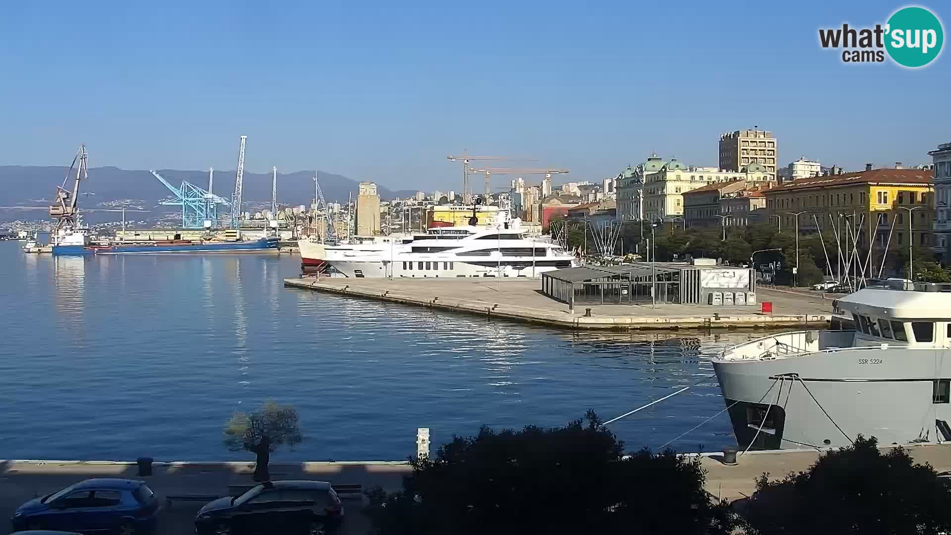 Riva in Marina v Reki – Spletna kamera v živo Hrvaška