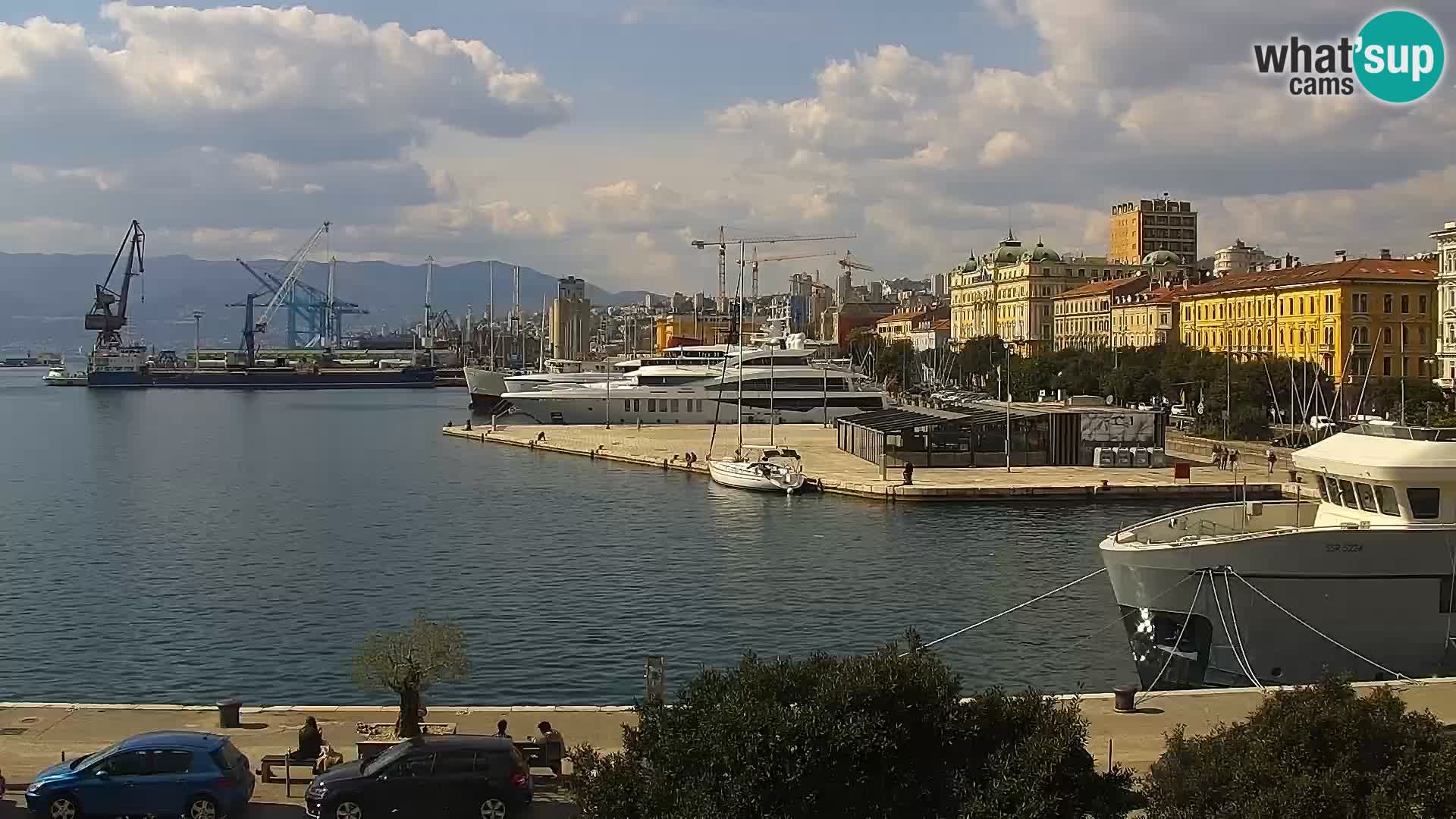 Riva in Marina v Reki – Spletna kamera v živo Hrvaška