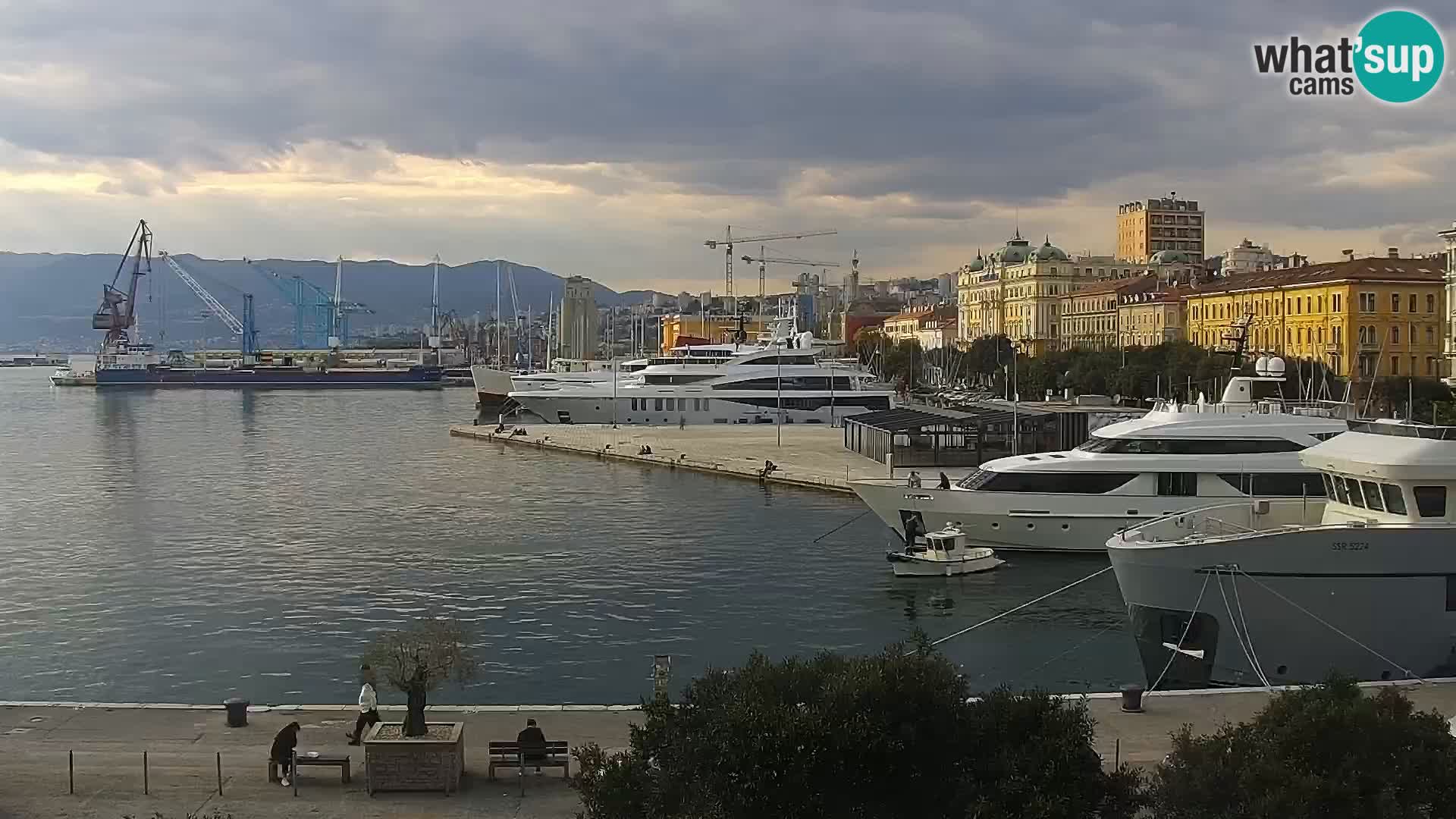 La Riva et Marina à Rijeka – Live Webcam Croatie