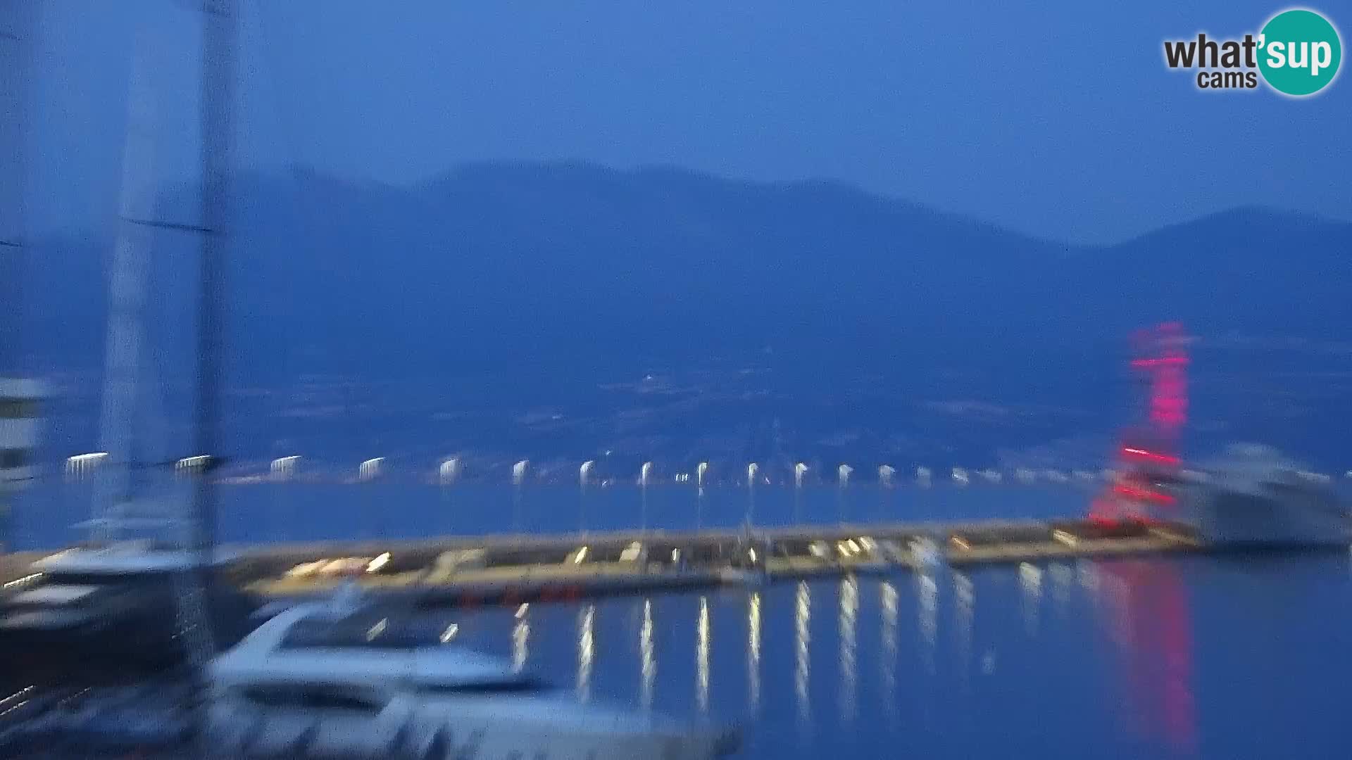 Riva in Marina v Reki – Spletna kamera v živo Hrvaška