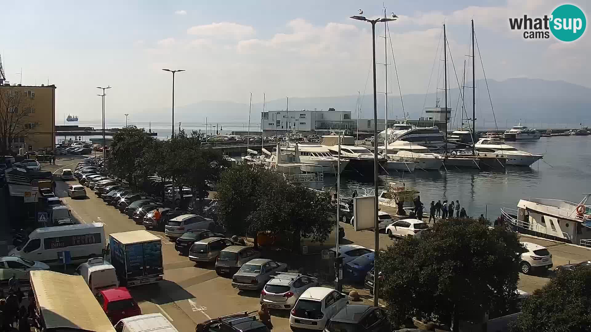 Riva in Marina v Reki – Spletna kamera v živo Hrvaška