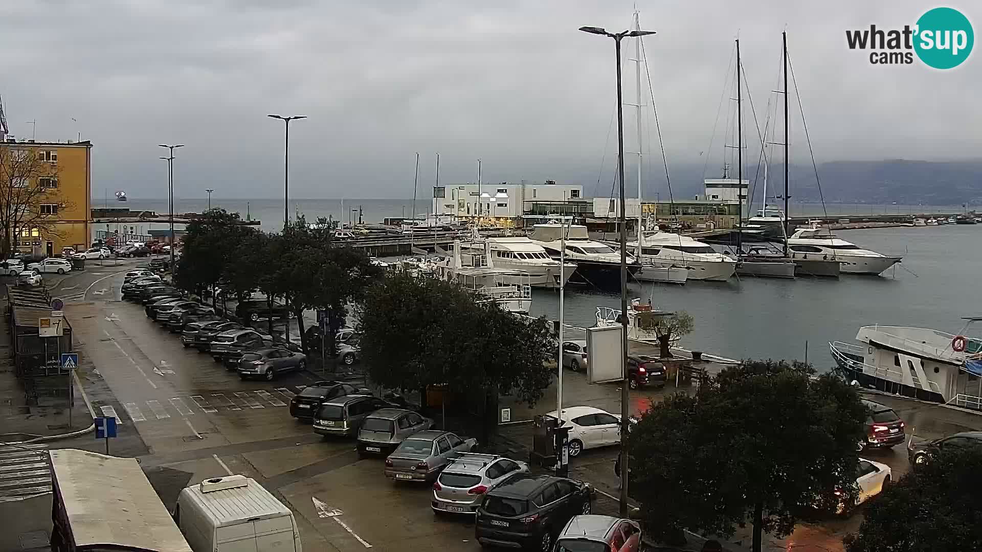 Riva in Marina v Reki – Spletna kamera v živo Hrvaška