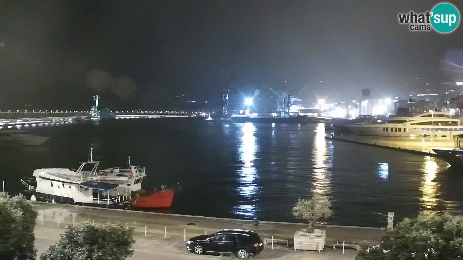 Riva in Marina v Reki – Spletna kamera v živo Hrvaška