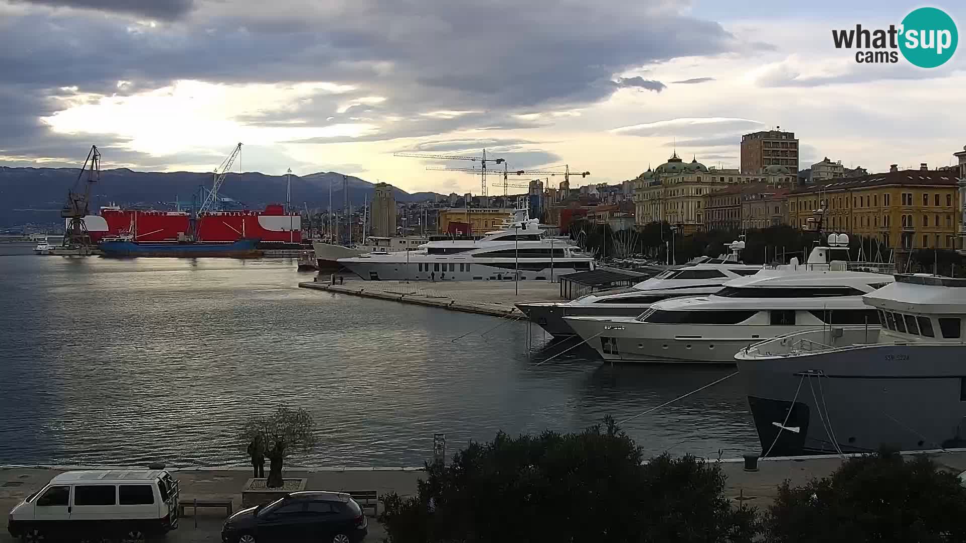 La Riva y Marina en Rijeka – Webcam en vivo Croacia