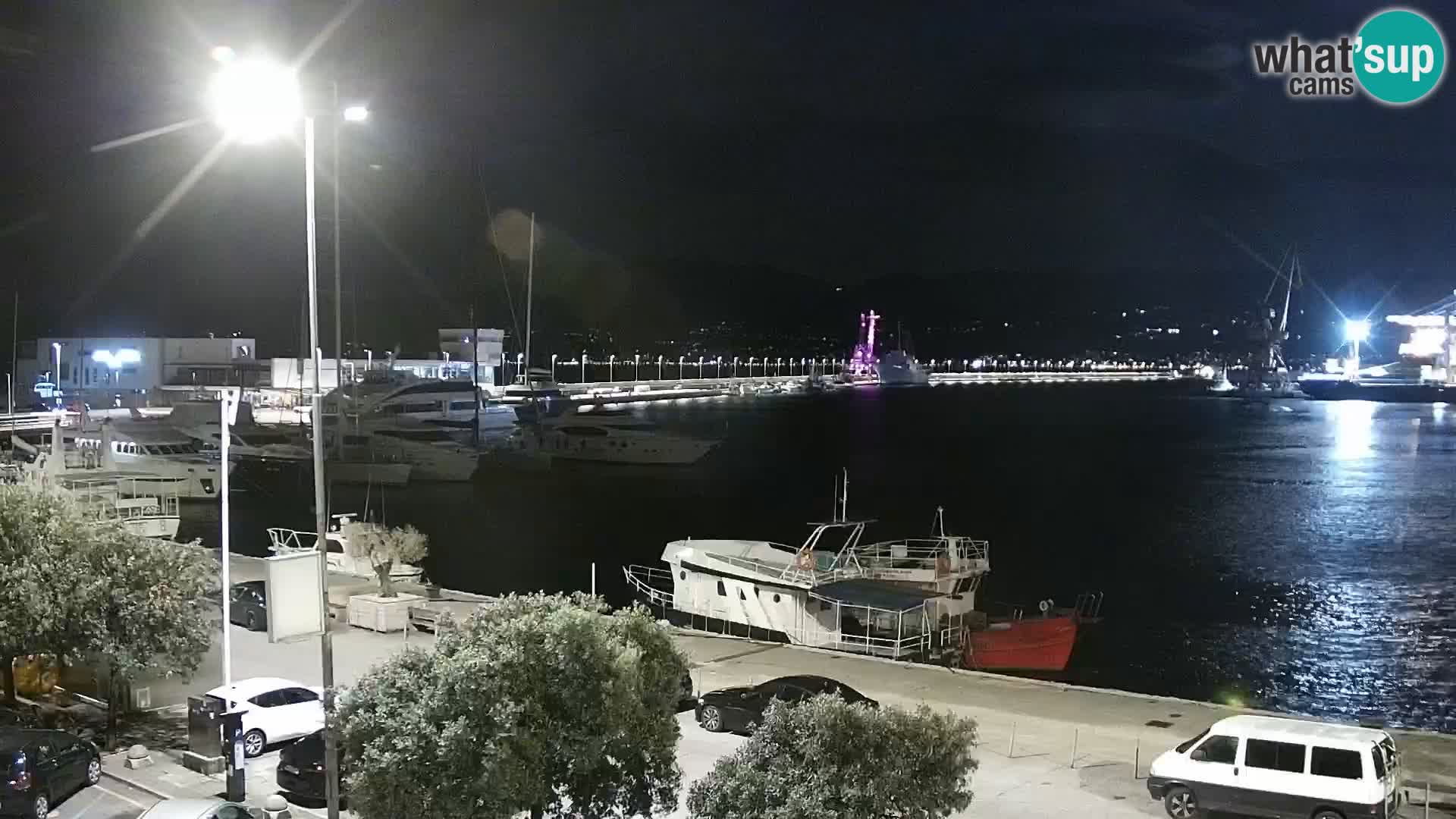 Riva in Marina v Reki – Spletna kamera v živo Hrvaška