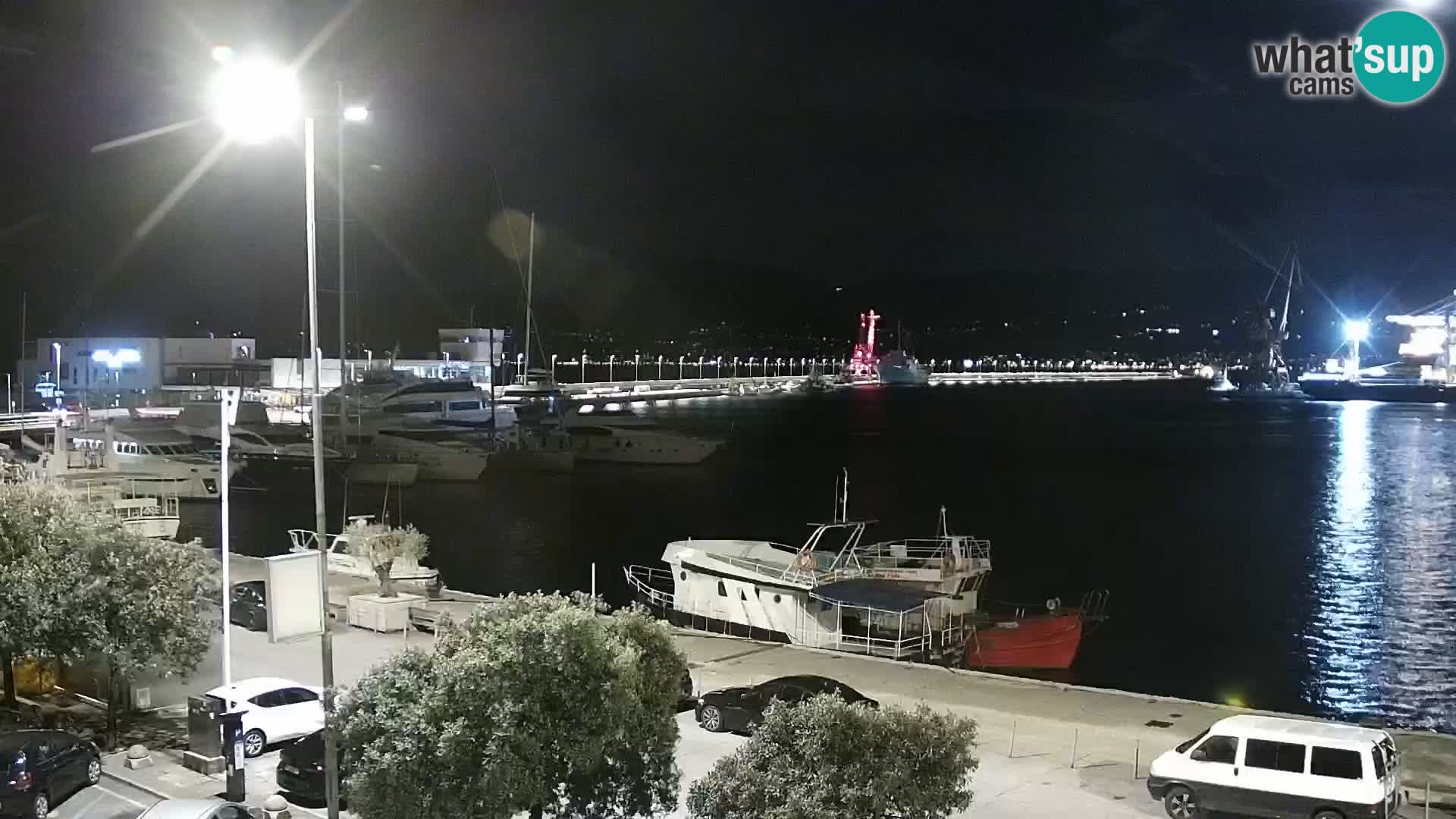 Riva in Marina v Reki – Spletna kamera v živo Hrvaška