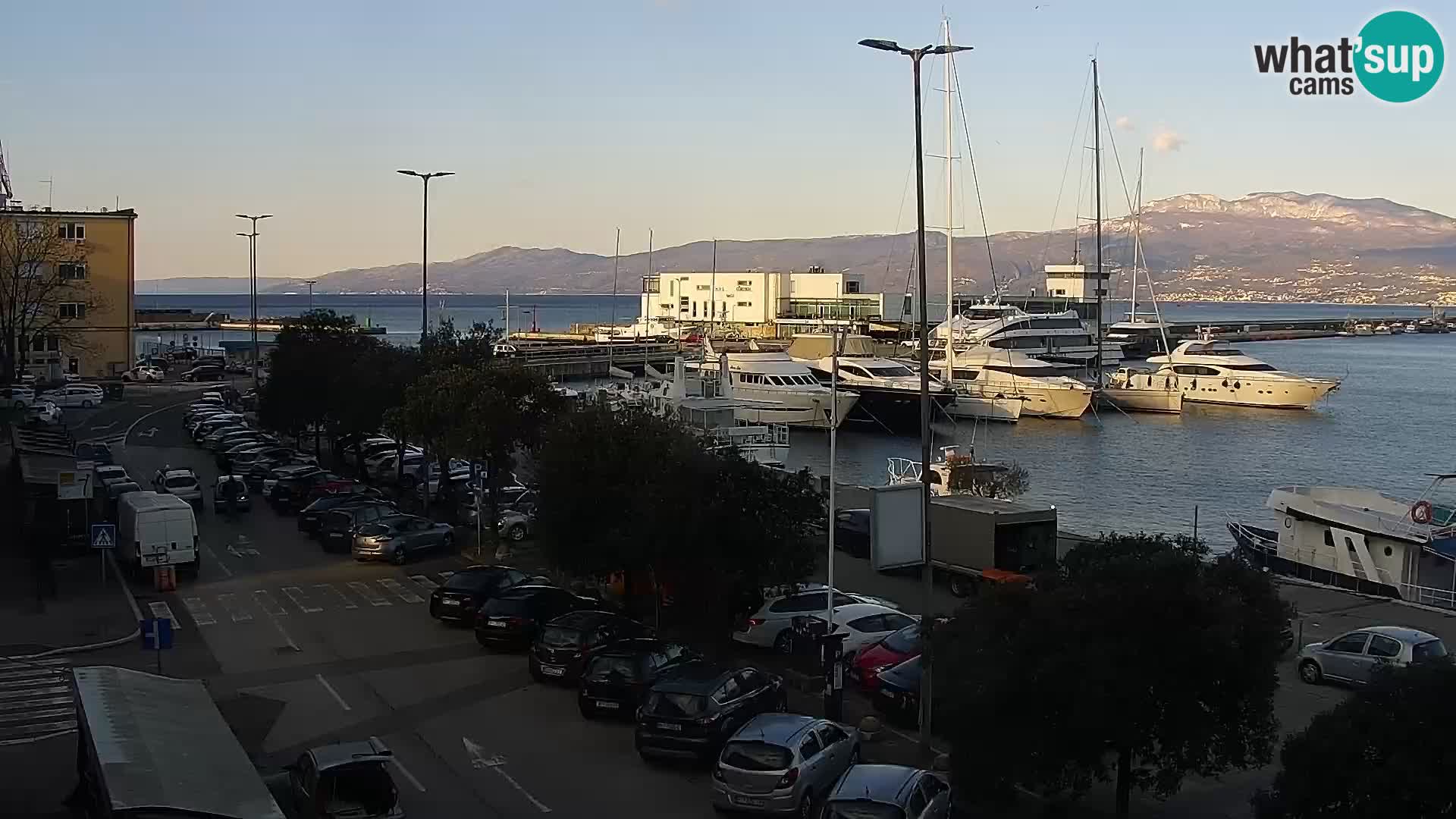 Riva i Marina u Rijeci – Web kamera uživo u Hrvatskoj