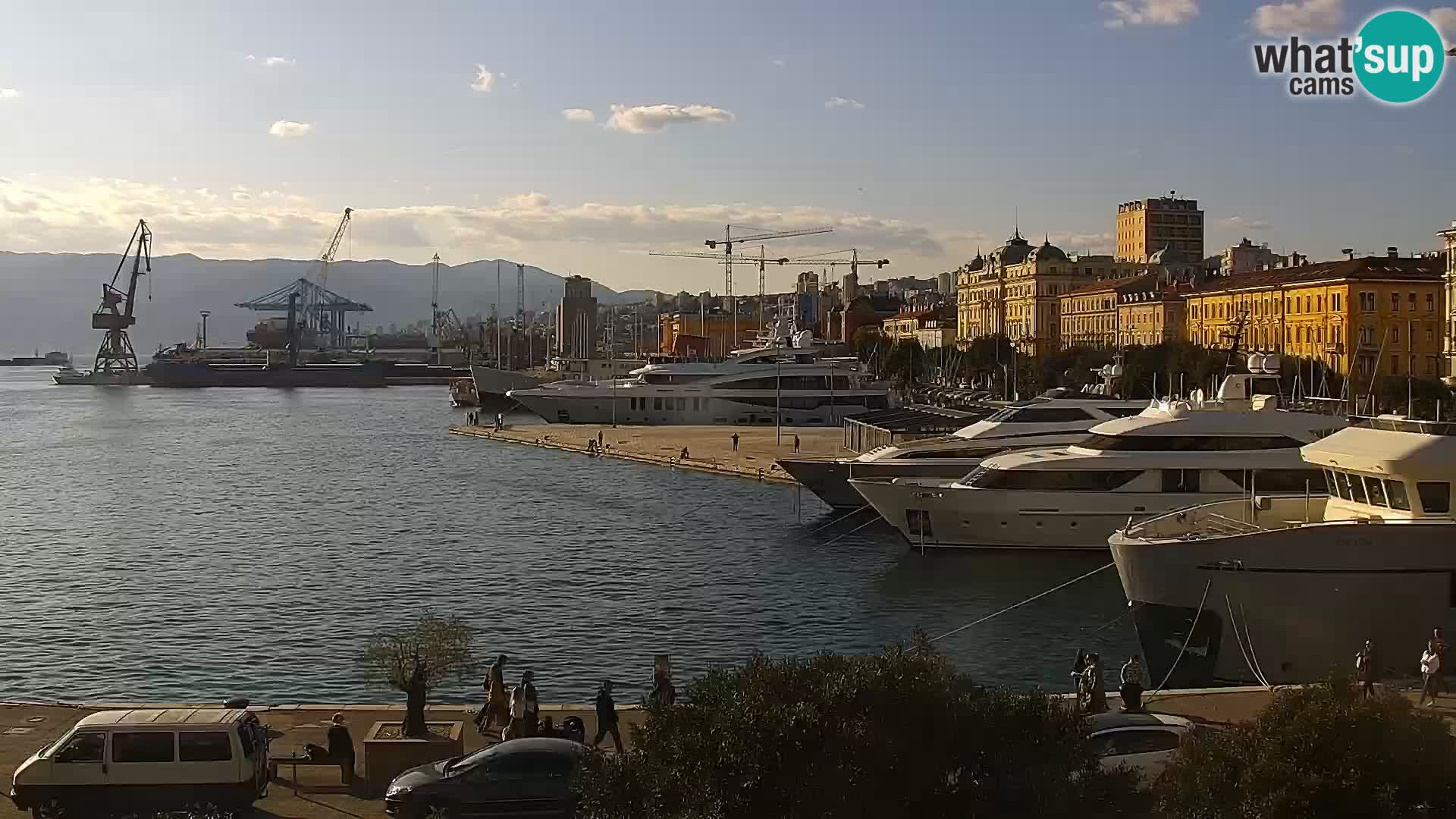 Riva i Marina u Rijeci – Web kamera uživo u Hrvatskoj