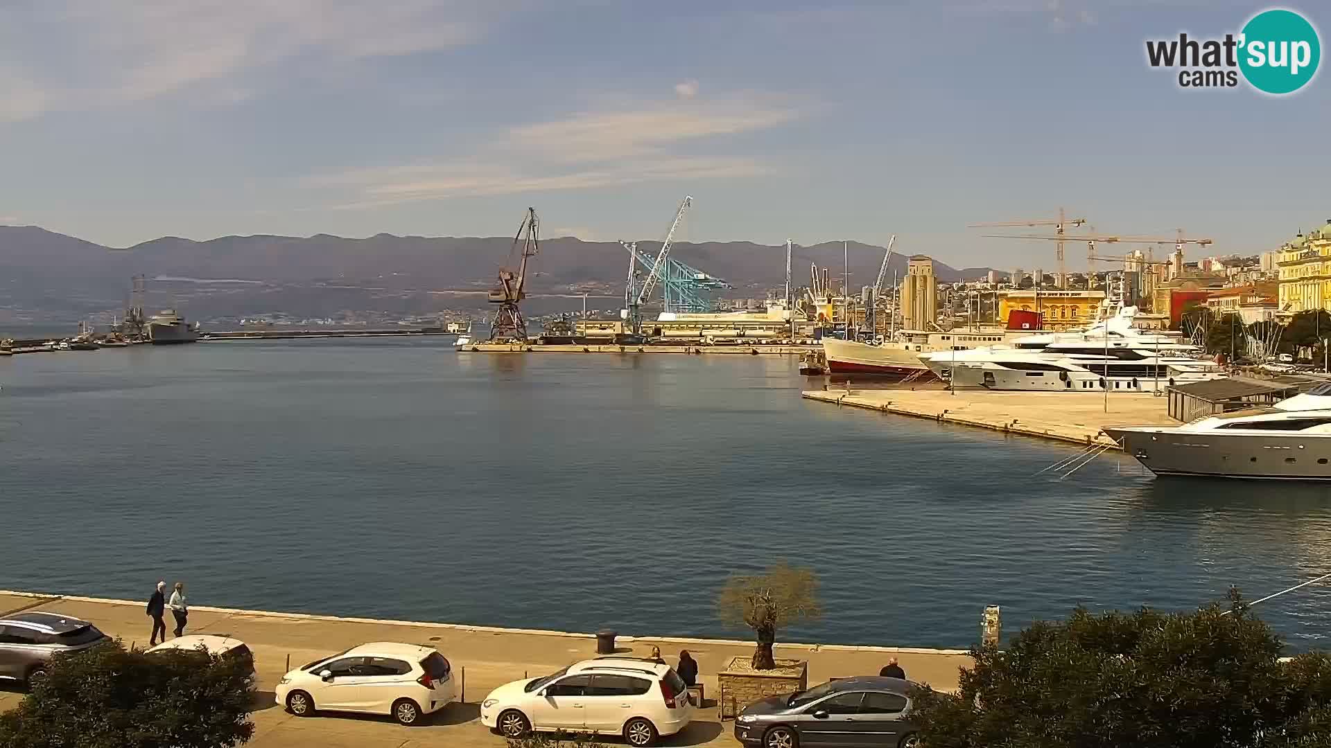 Riva in Marina v Reki – Spletna kamera v živo Hrvaška