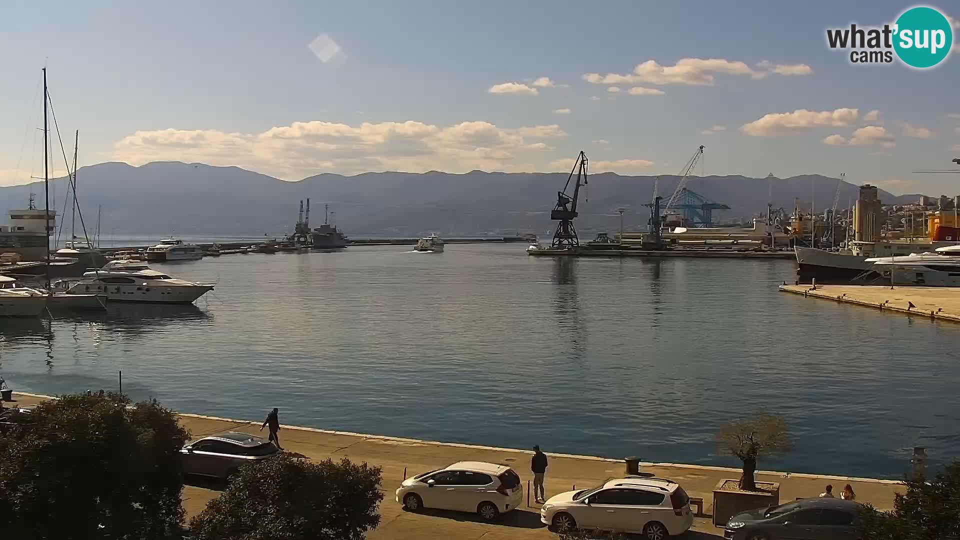 Riva in Marina v Reki – Spletna kamera v živo Hrvaška