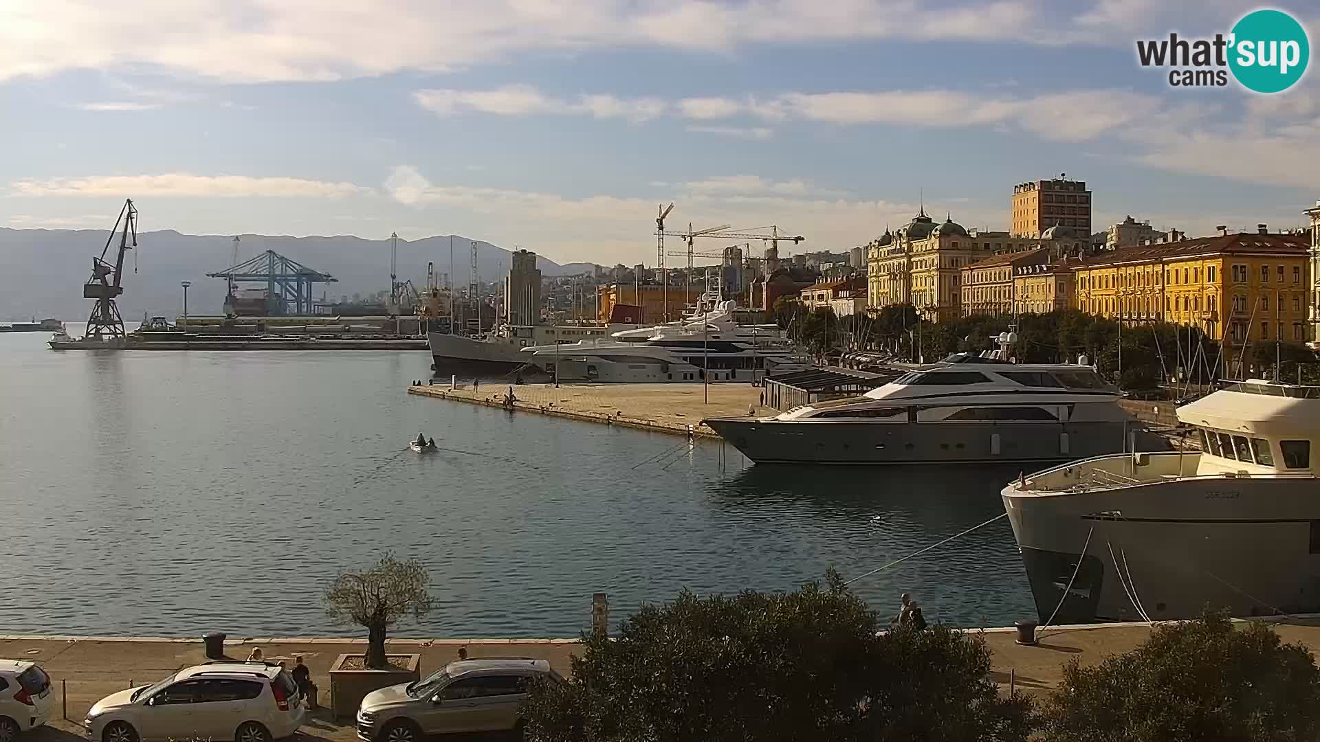 Riva i Marina u Rijeci – Web kamera uživo u Hrvatskoj