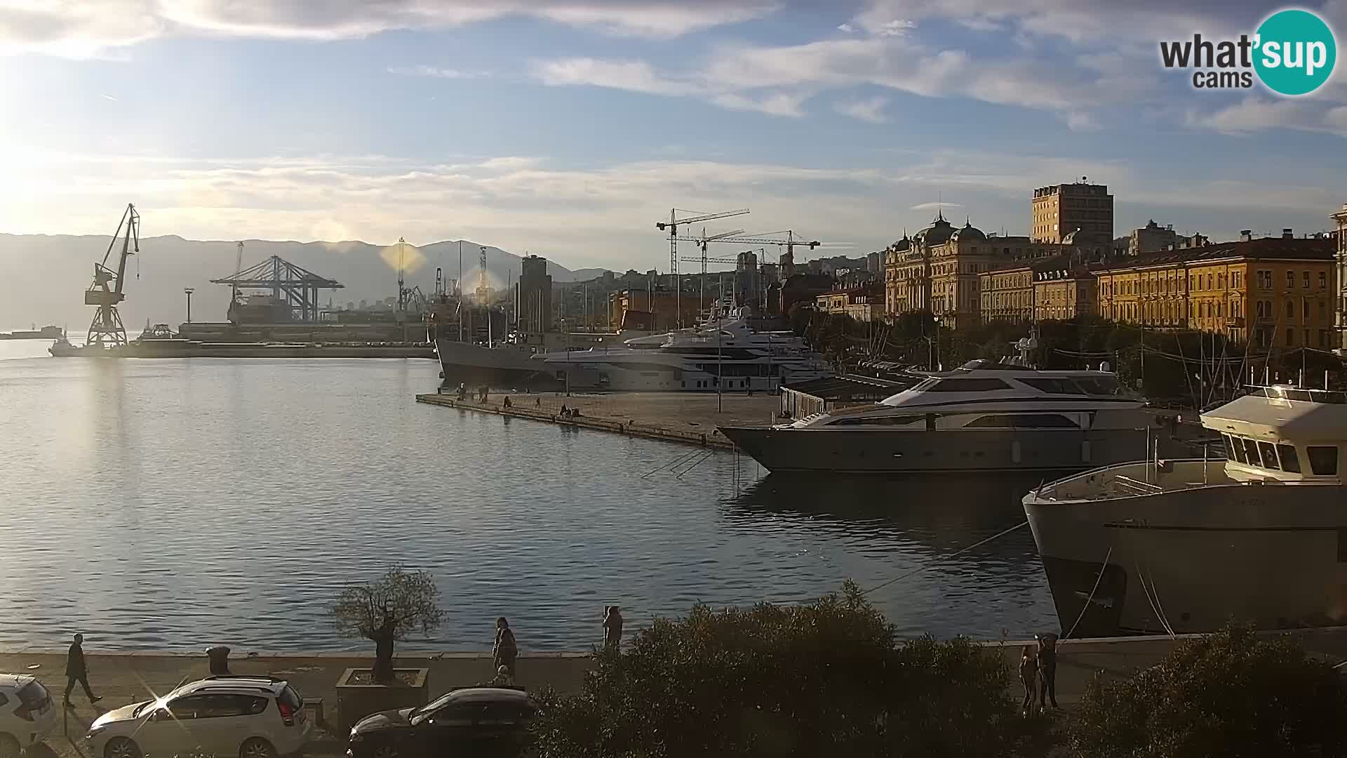 Riva in Marina v Reki – Spletna kamera v živo Hrvaška