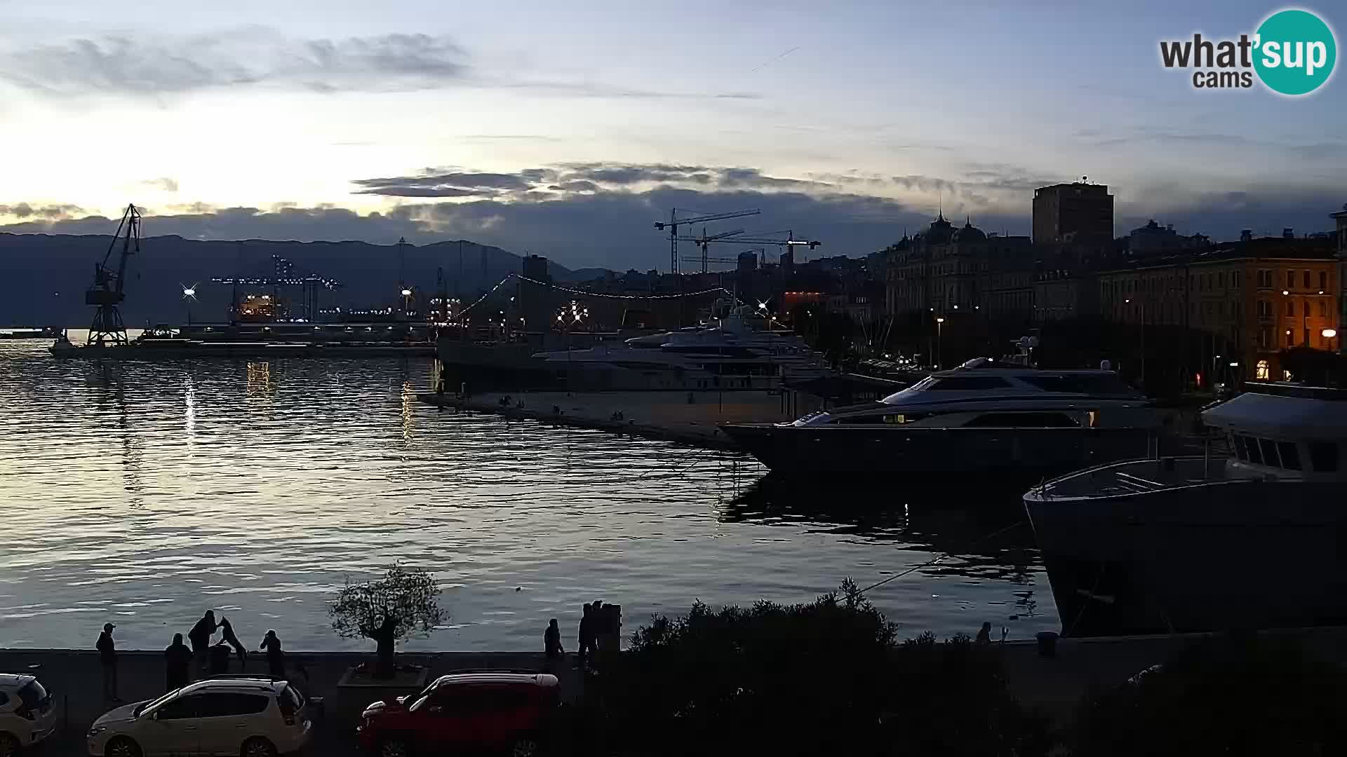 Riva in Marina v Reki – Spletna kamera v živo Hrvaška